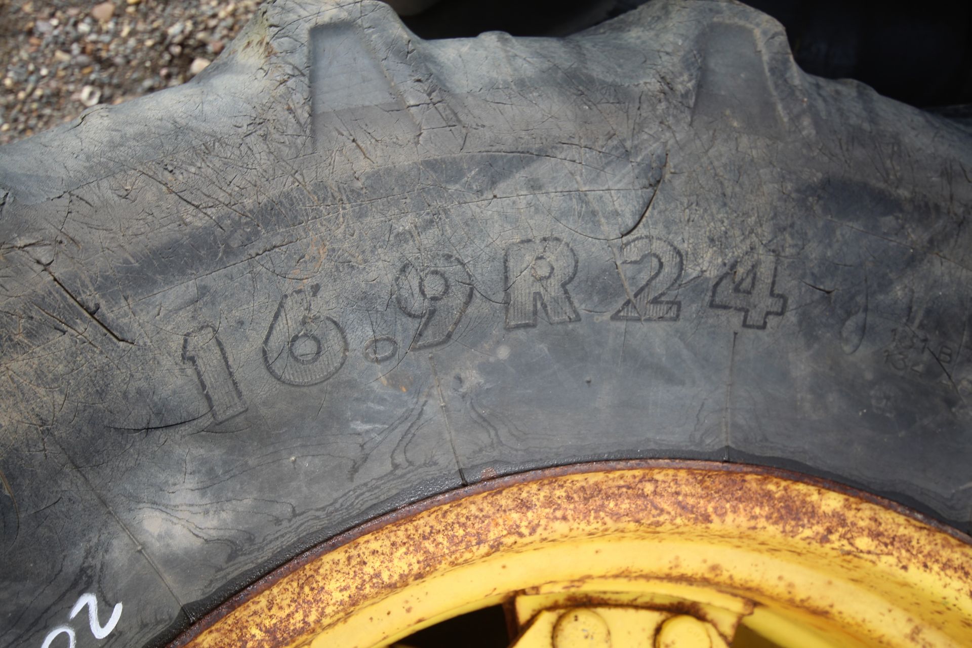 Pair of John Deere 16.9R24 wheels and tyres. V - Image 5 of 5