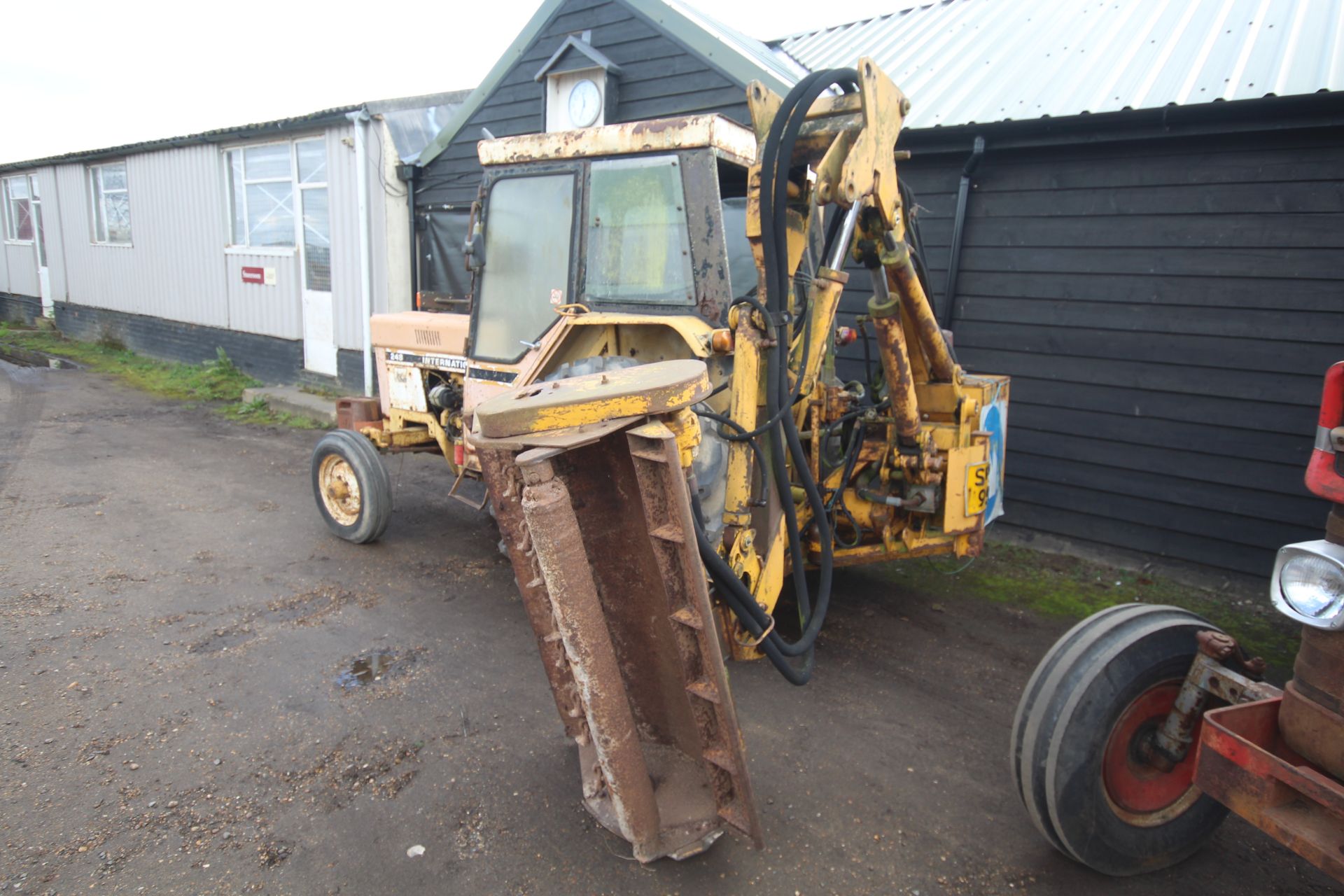 International 248 2WD tractor. Registration SPV 499W. Date of first registration 01/06/1981. Showing - Image 4 of 73