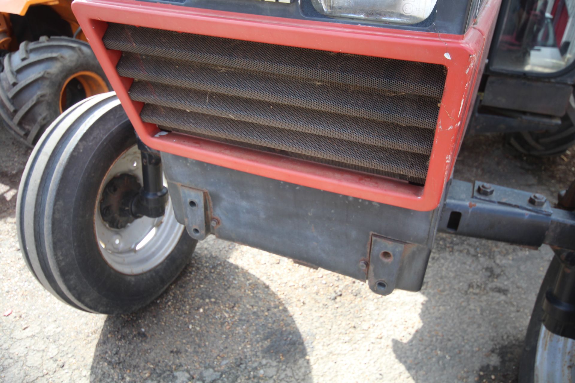 Case International 485 2WD tractor. Registration D404 APV. Date of first registration 27/10/1986. - Image 6 of 57