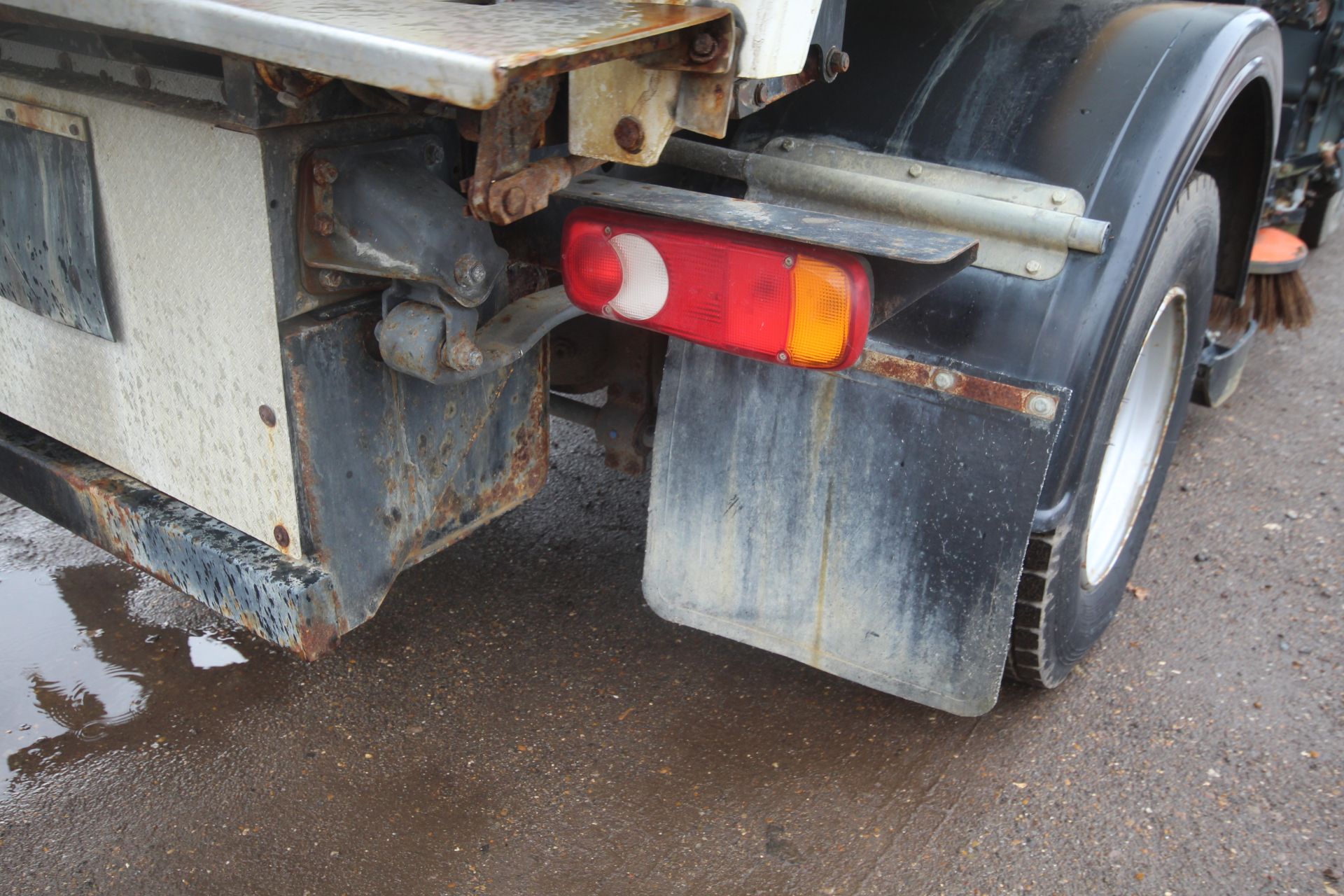 Leyland DAF FA LF45.160 7.5T LHD 4x2 sweeper. Registration CN60 CAV. Date of first registration 12/ - Image 32 of 70