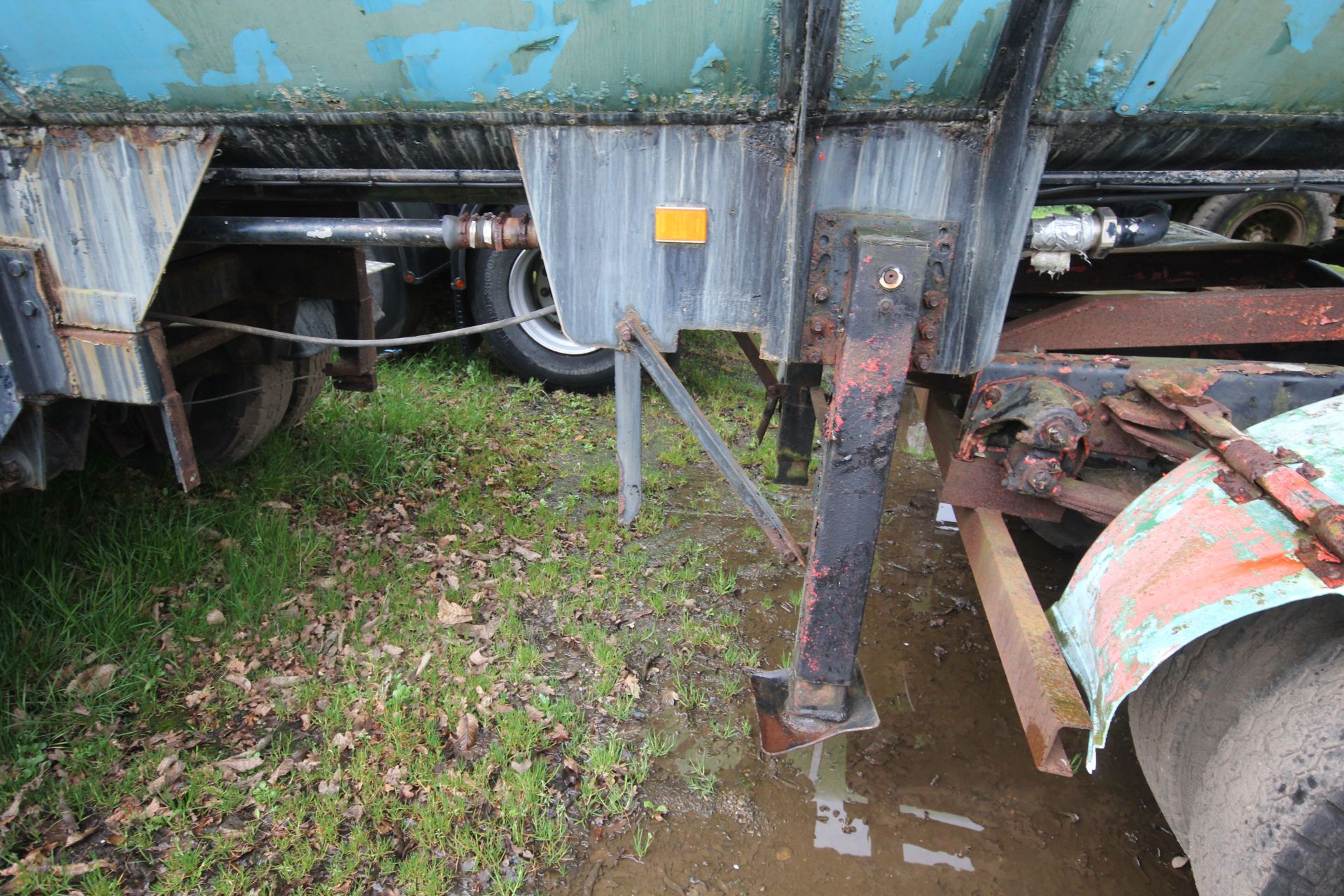 c.16,000L three compartment stainless steel artic bowser. With dolly, chemical locker and Honda - Image 14 of 53