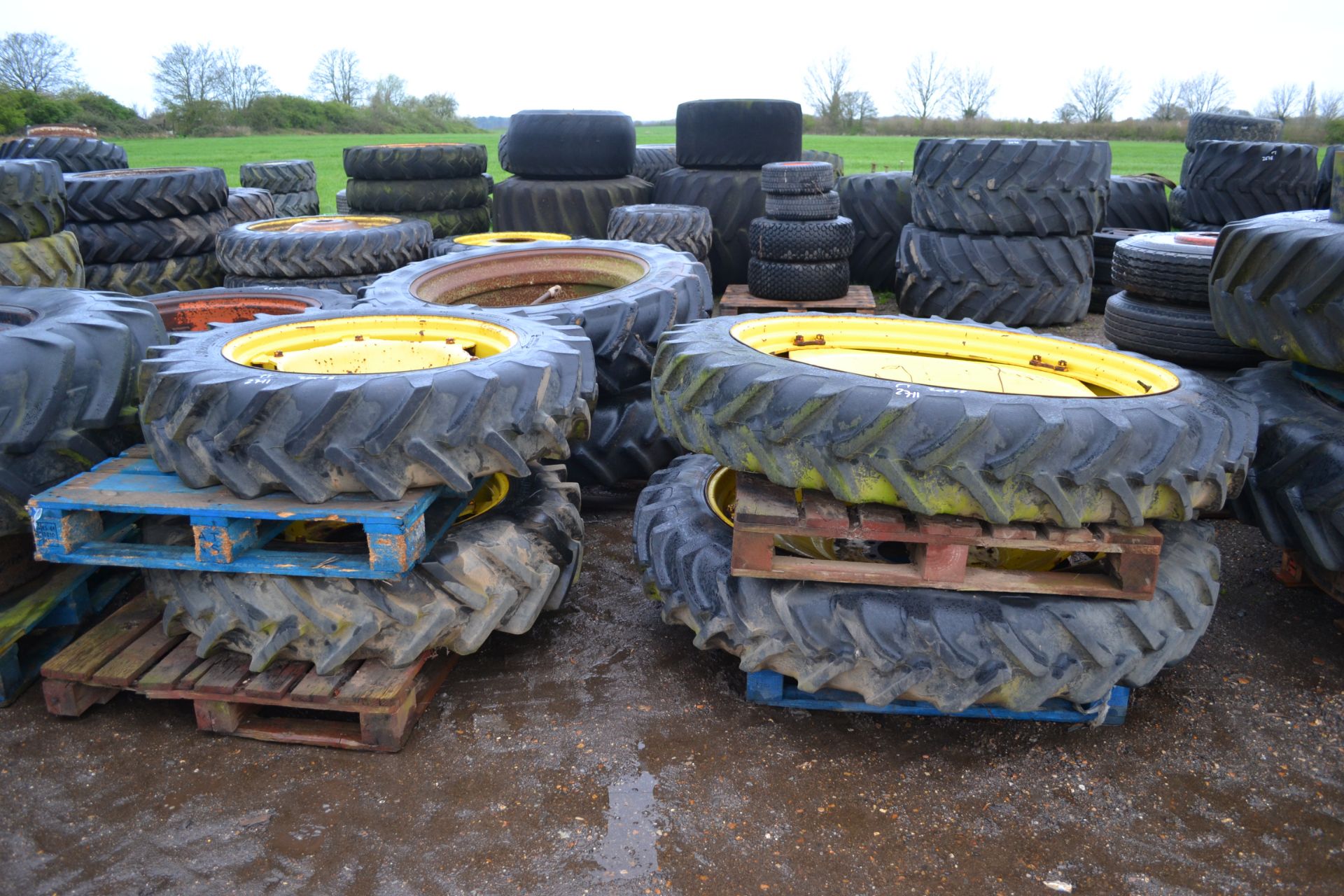 Set of John Deere rowcrop wheels and tyres. Comprising 11.2R48 rears @ 80% and 12.4R32 fronts @ 90%.
