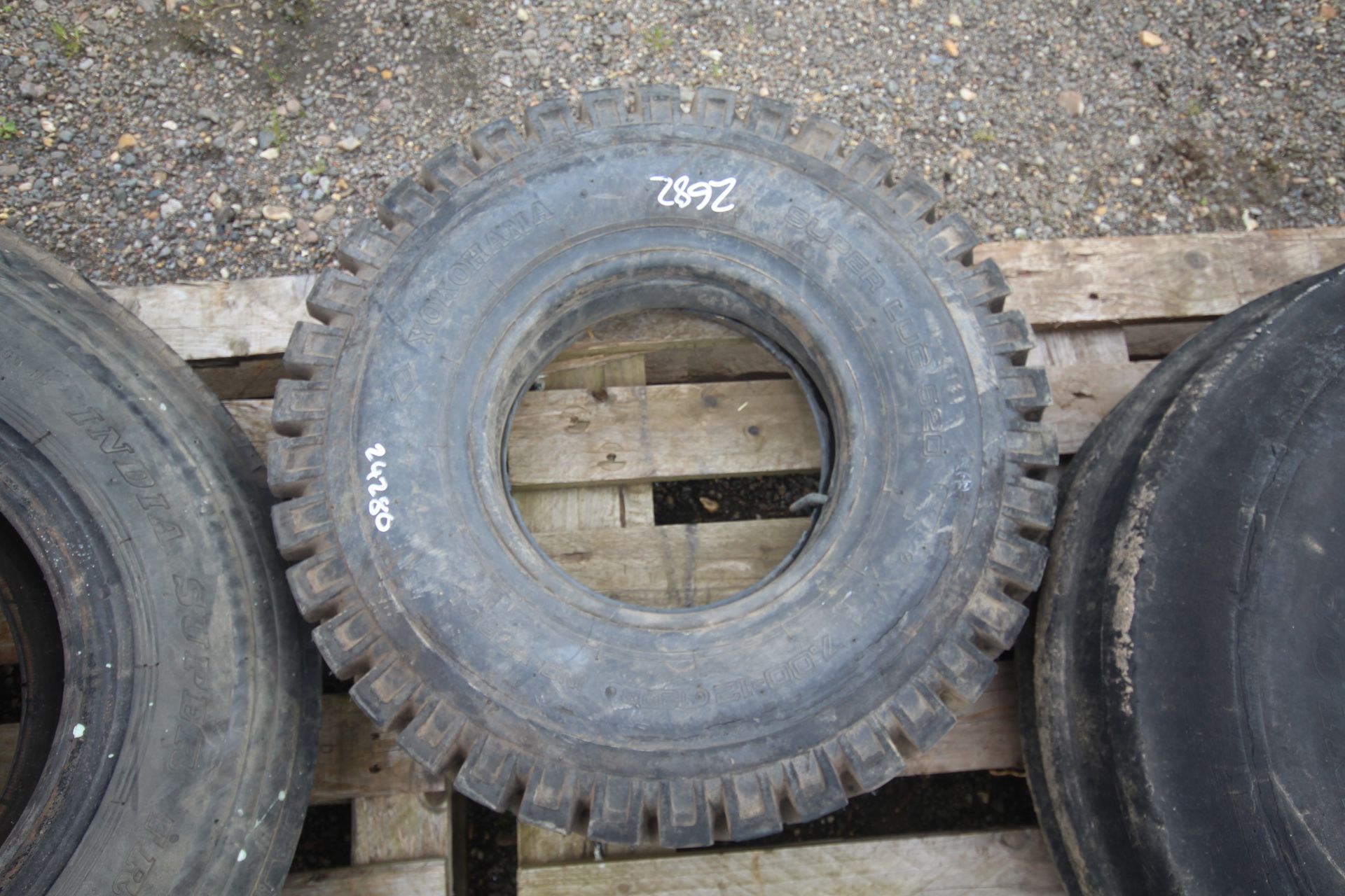 700x12 forklift tyre @ 100%. - Image 3 of 4
