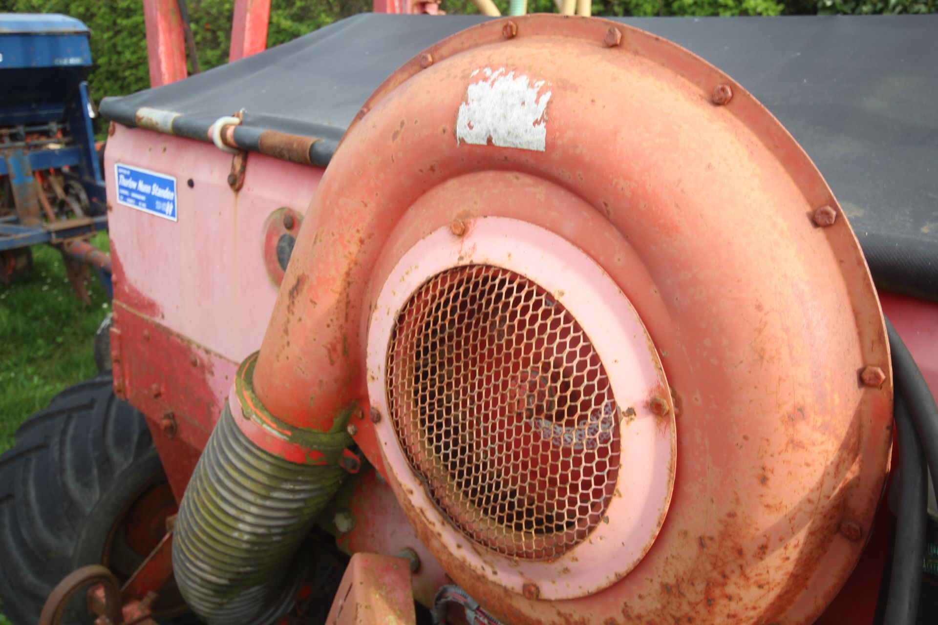 Massey Ferguson/ Vicon LZ510 hydraulic folding Suffolk coulter drill. - Image 3 of 25