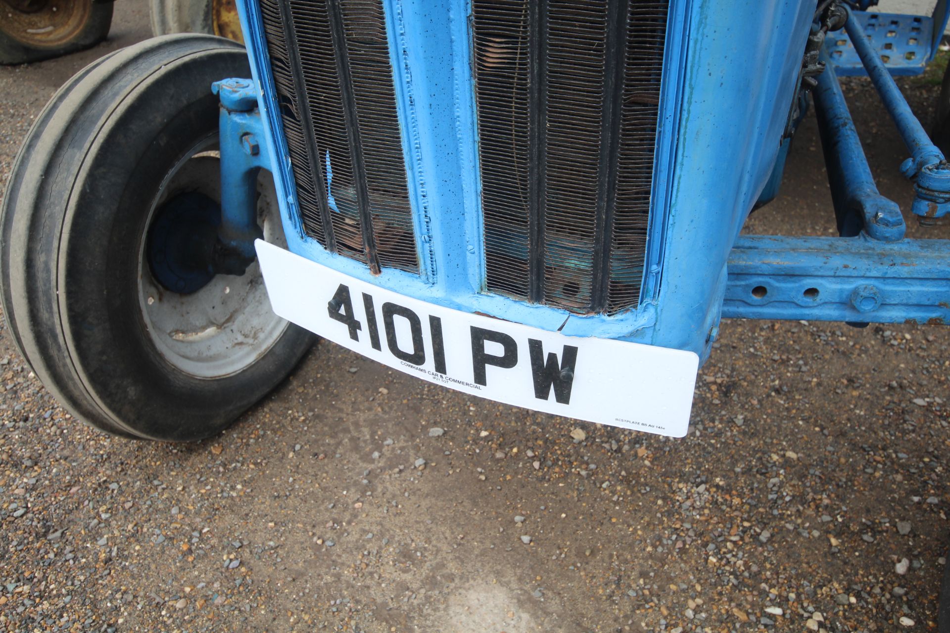 Fordson Dexta 2WD tractor. Registration 4101 PW. Date of first registration 02/02/1962. Key, V5 - Image 6 of 51