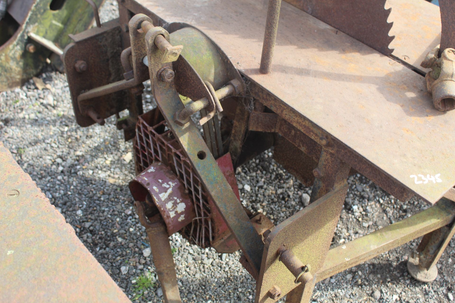 Dening of Chard PTO saw bench. - Image 2 of 8