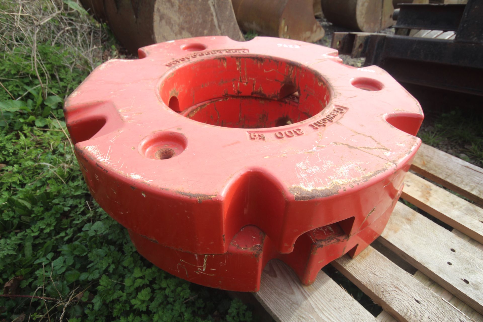 Pair of Fendt 300kg rear wheel weights. - Image 6 of 6