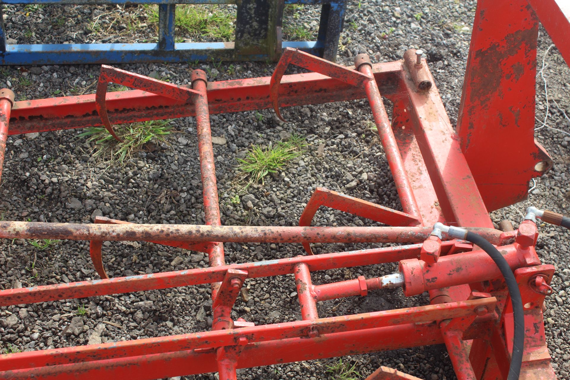 Browns flat 8 bale grab. JCB Q-Fit brackets. - Image 4 of 10