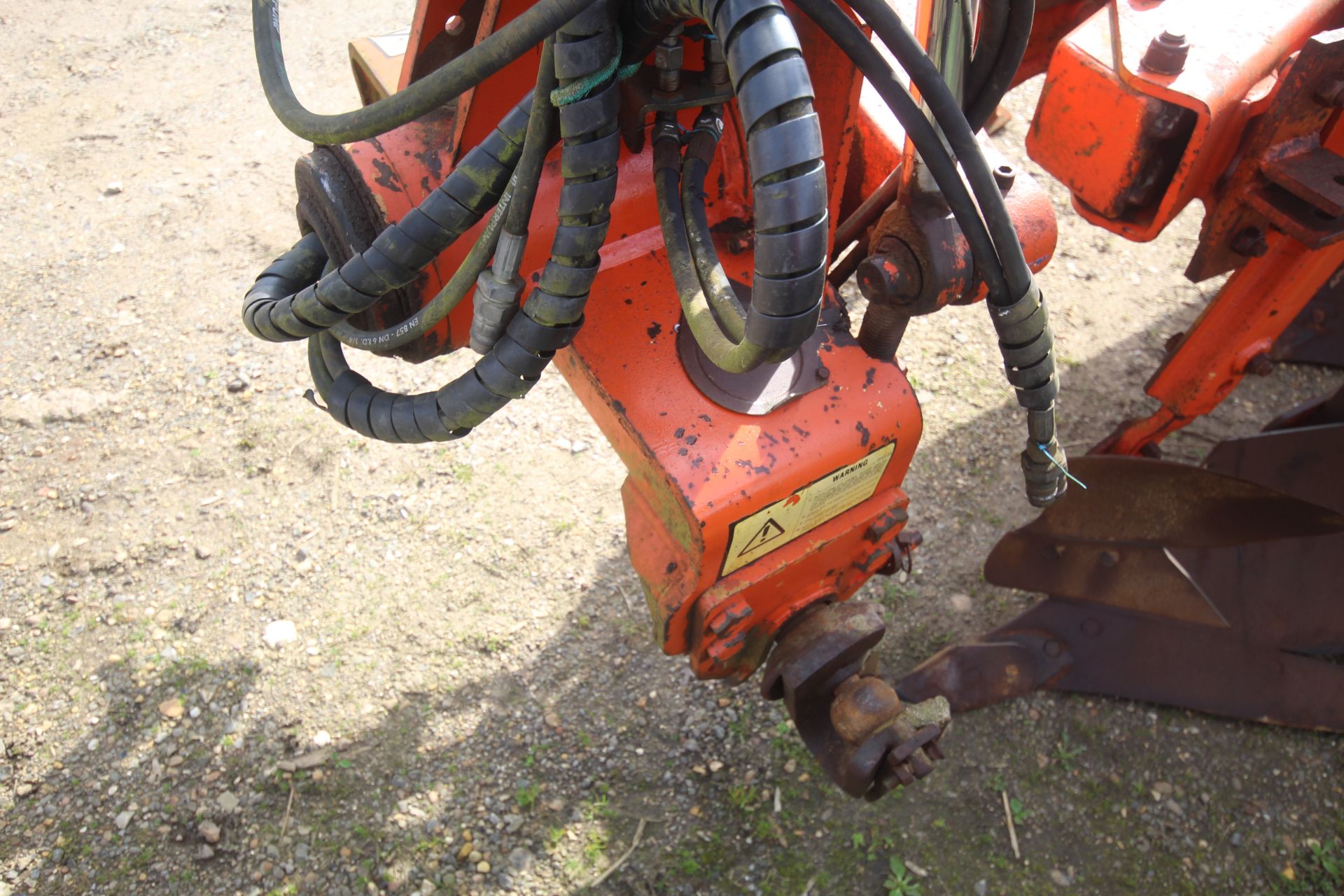 Kuhn Multimaster 121 4+1F reversible plough. Type M121 5ET. Serial number H1985. May 2002. Manual - Bild 7 aus 26