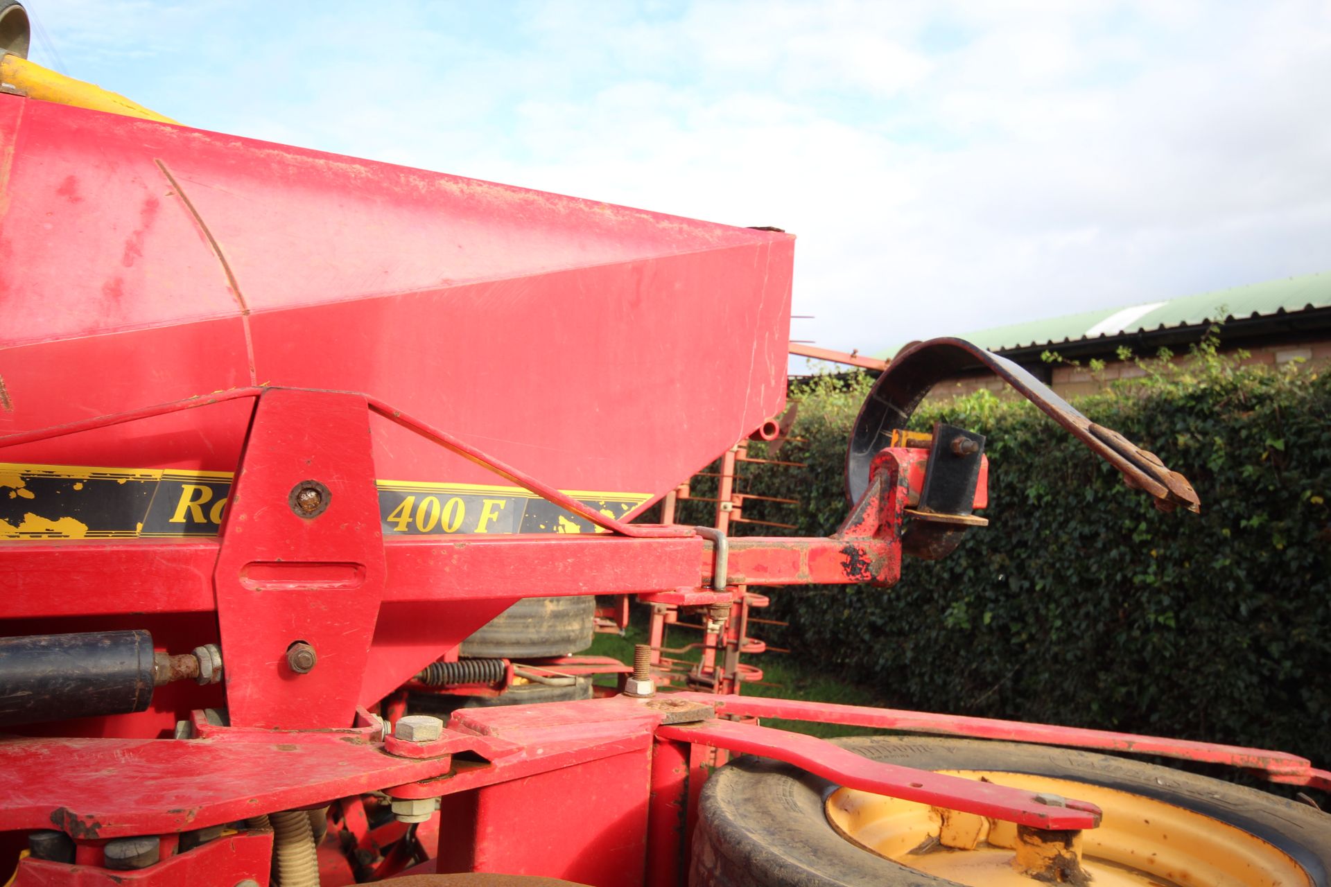 Vaderstad Rapid 400F 4m System Disc drill. With smooth tyre packer, front packer and spares. Control - Image 20 of 56