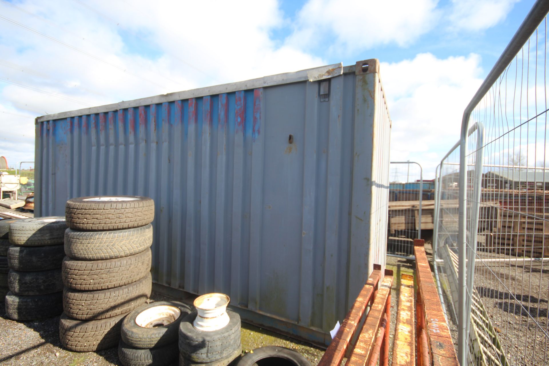 20ft shipping container. Previously used as workshop. With bench and storage racks. - Image 2 of 10