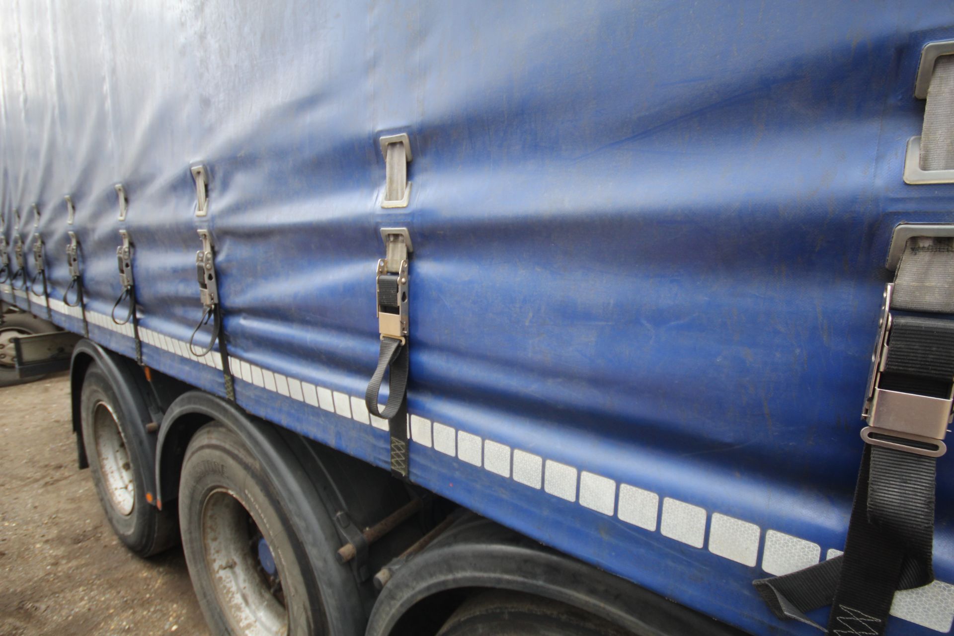 **CATALOGUE CHANGE** Montracon 39T 13.7m tri-axle curtain-side trailer. Registration C224538. Date - Image 51 of 74