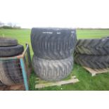 2x 700/50-26.5 flotation wheels and tyres.