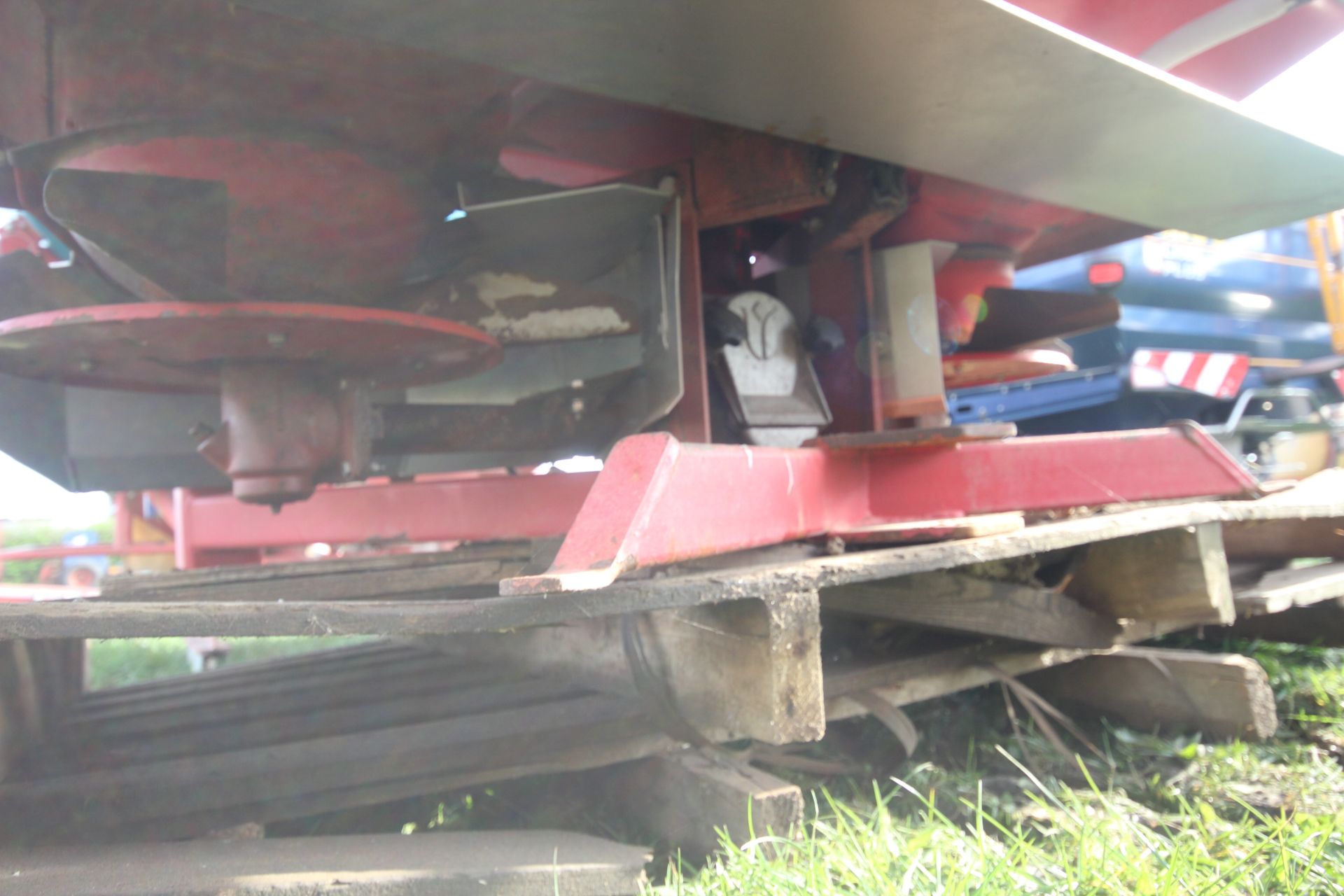 Tulip Centreliner SX 24m twin disc fertiliser spreader. 2004. From a local Deceased estate. Manual - Image 13 of 21