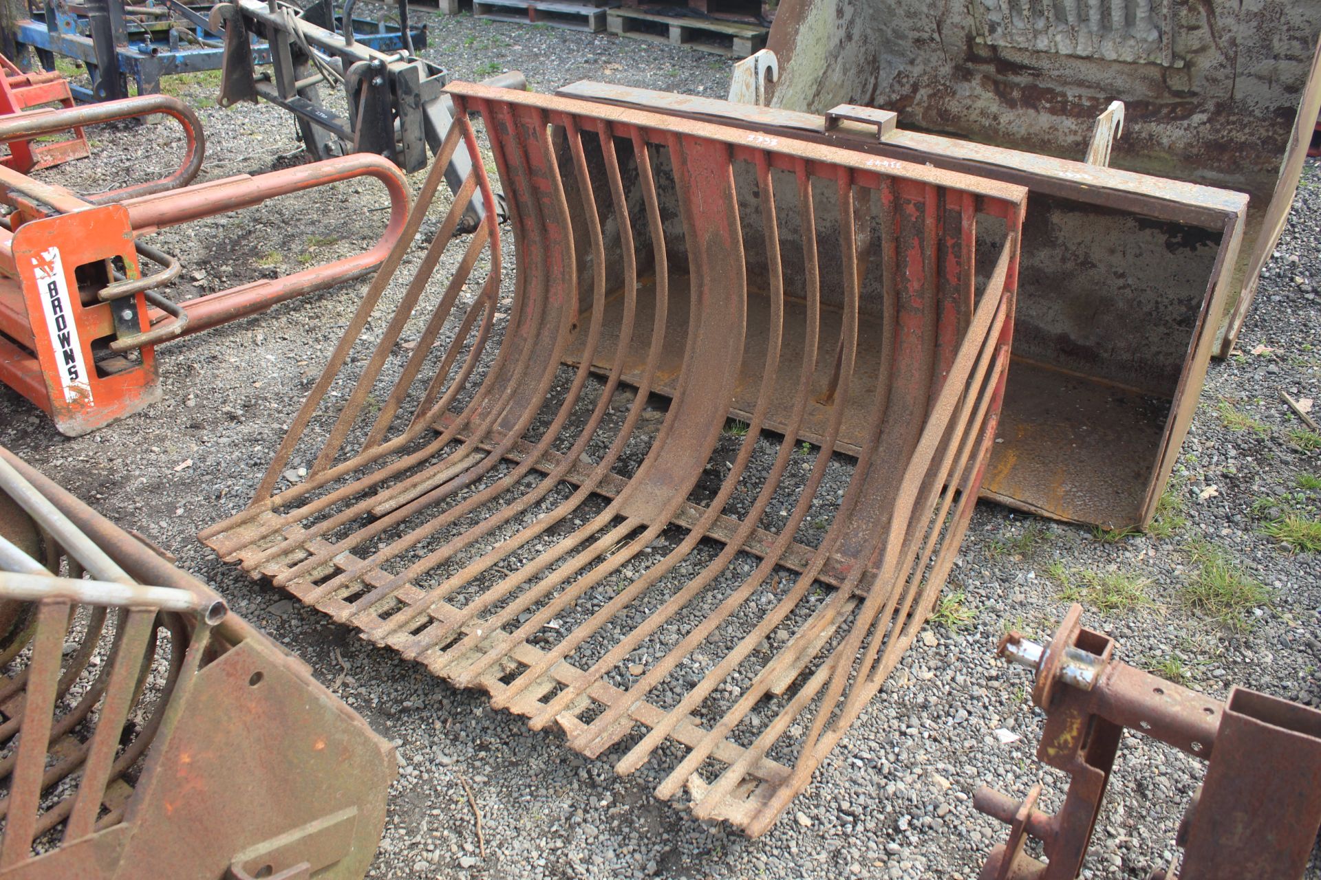 Beet bucket for tractor loader. V