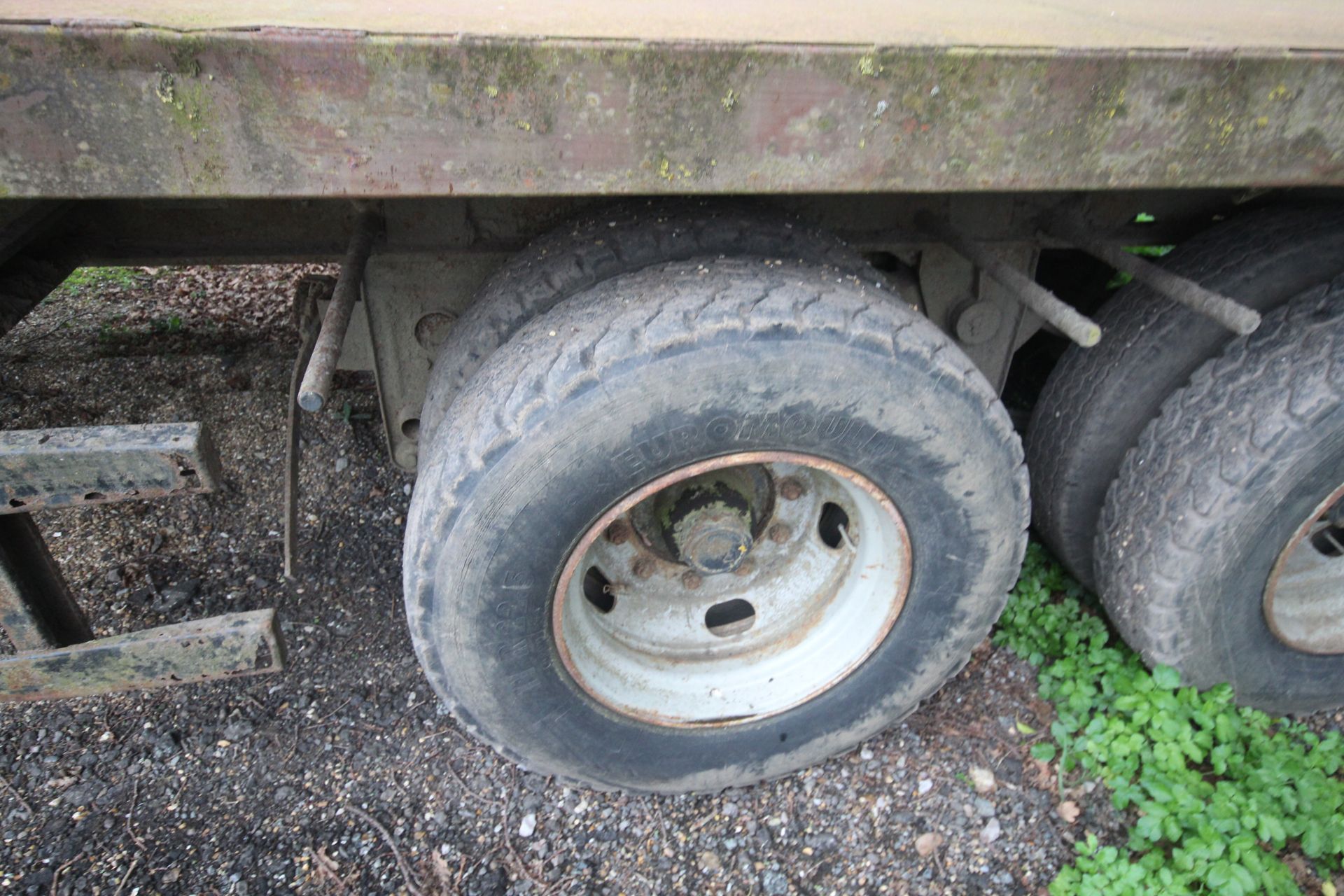 40ft twin axle straw trailer. With dolly and metal floor. V - Image 18 of 42