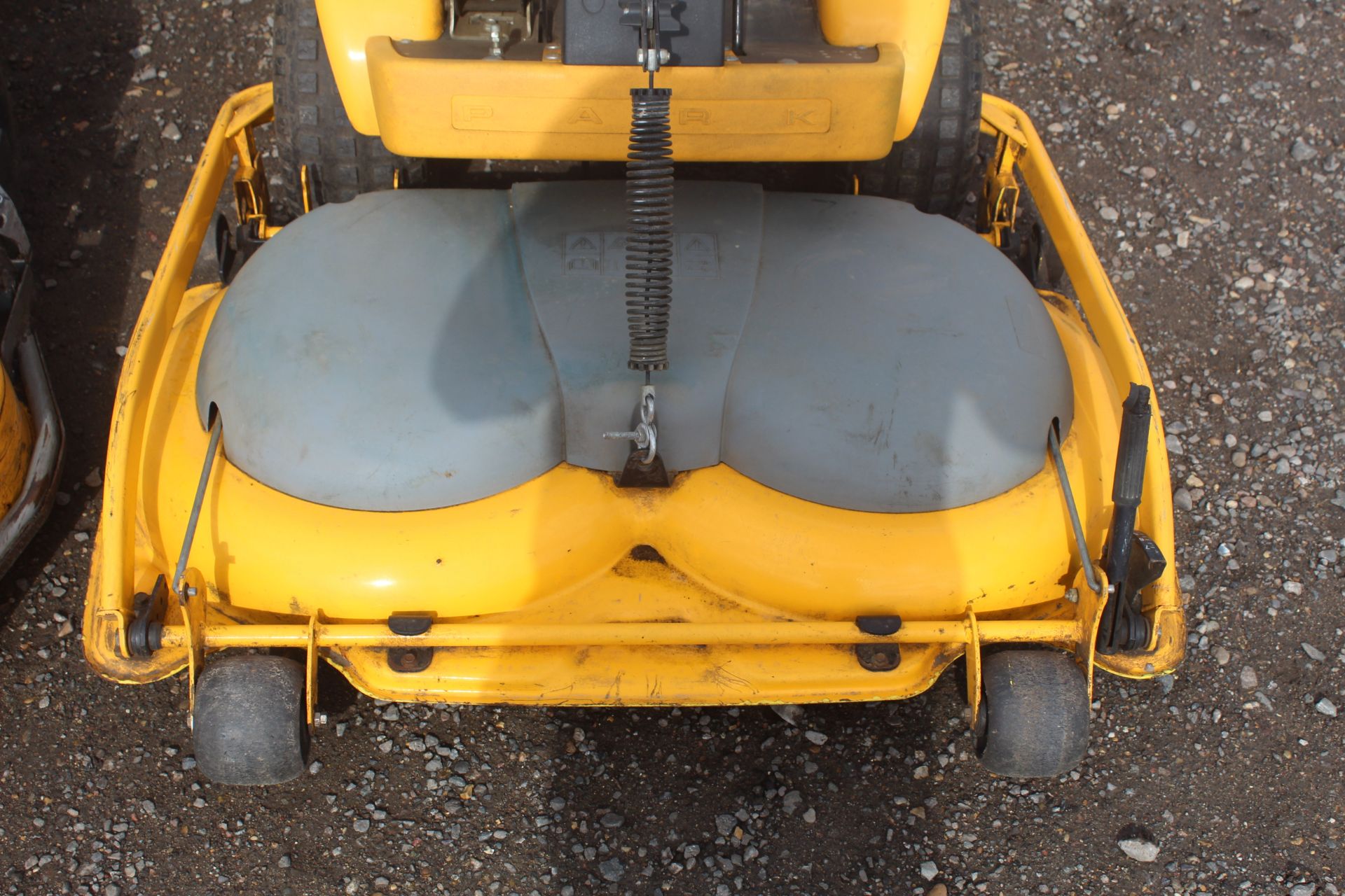 Stiga Park Comfort hydrostatic 2WD ride-on out front mower. 2005. Key held. - Image 6 of 24