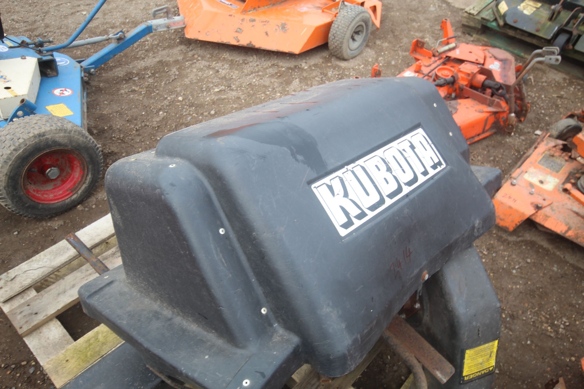 Kubota chopper/blower and collector hood. - Image 6 of 6