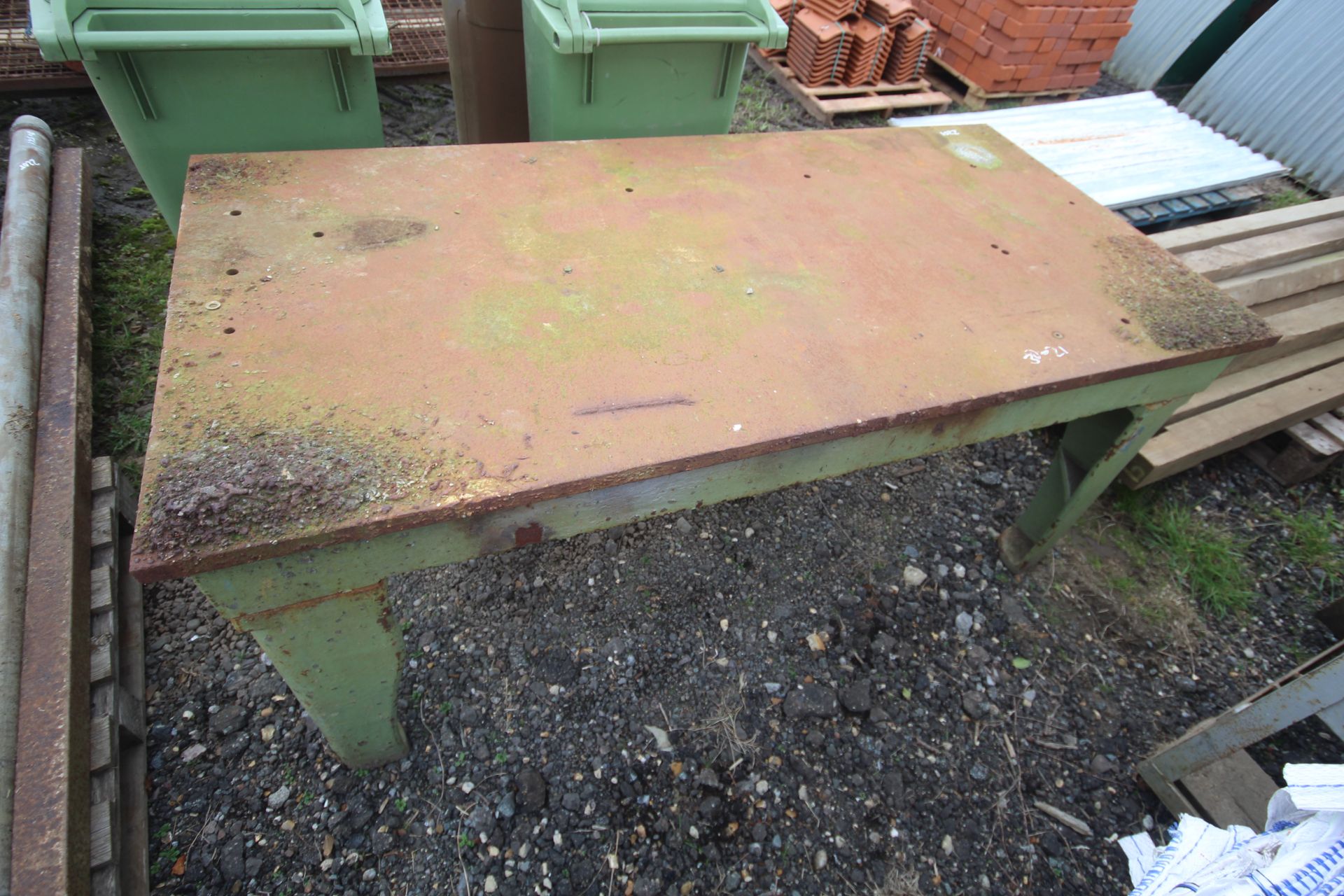 Very heavy cast welding bench. V