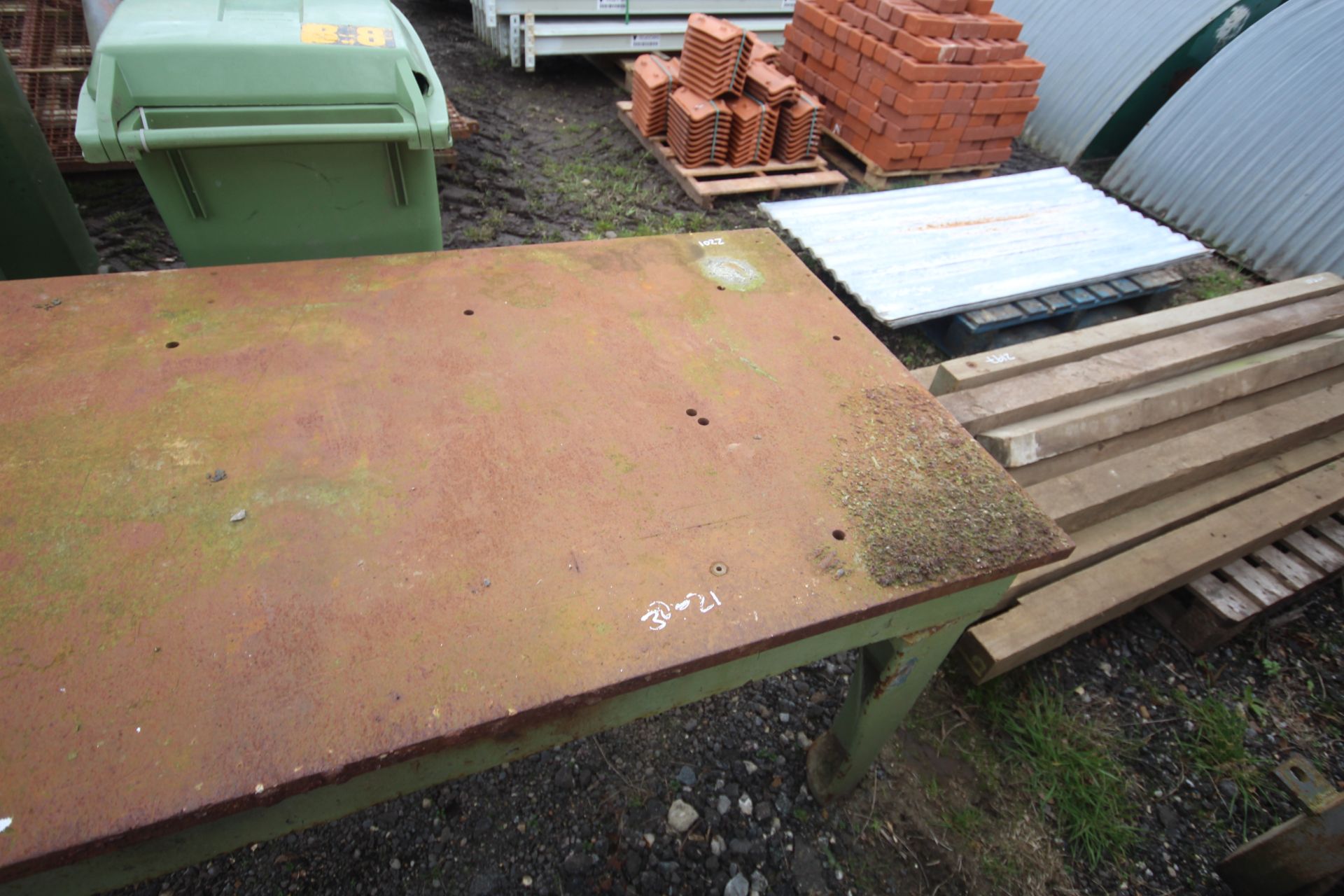 Very heavy cast welding bench. V - Image 3 of 5