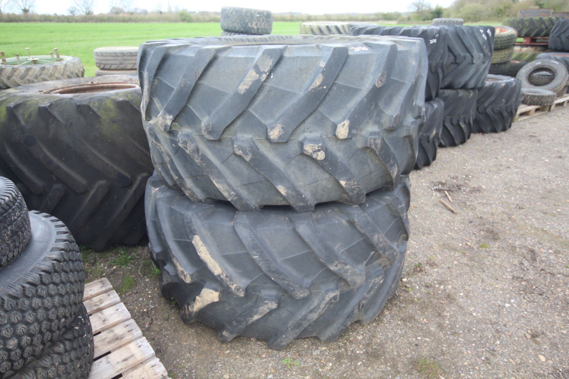 2x 710/60R30 flotation tyres.