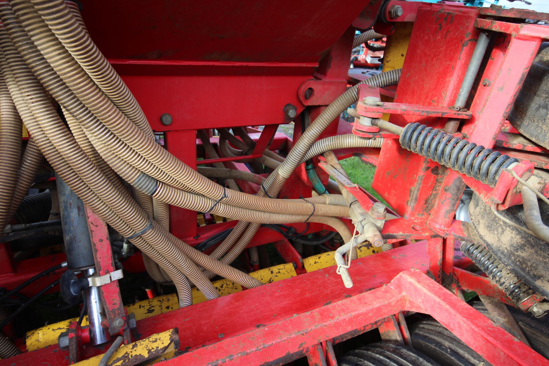 Vaderstad Rapid 400F 4m System Disc drill. With smooth tyre packer, front packer and spares. Control - Image 31 of 56