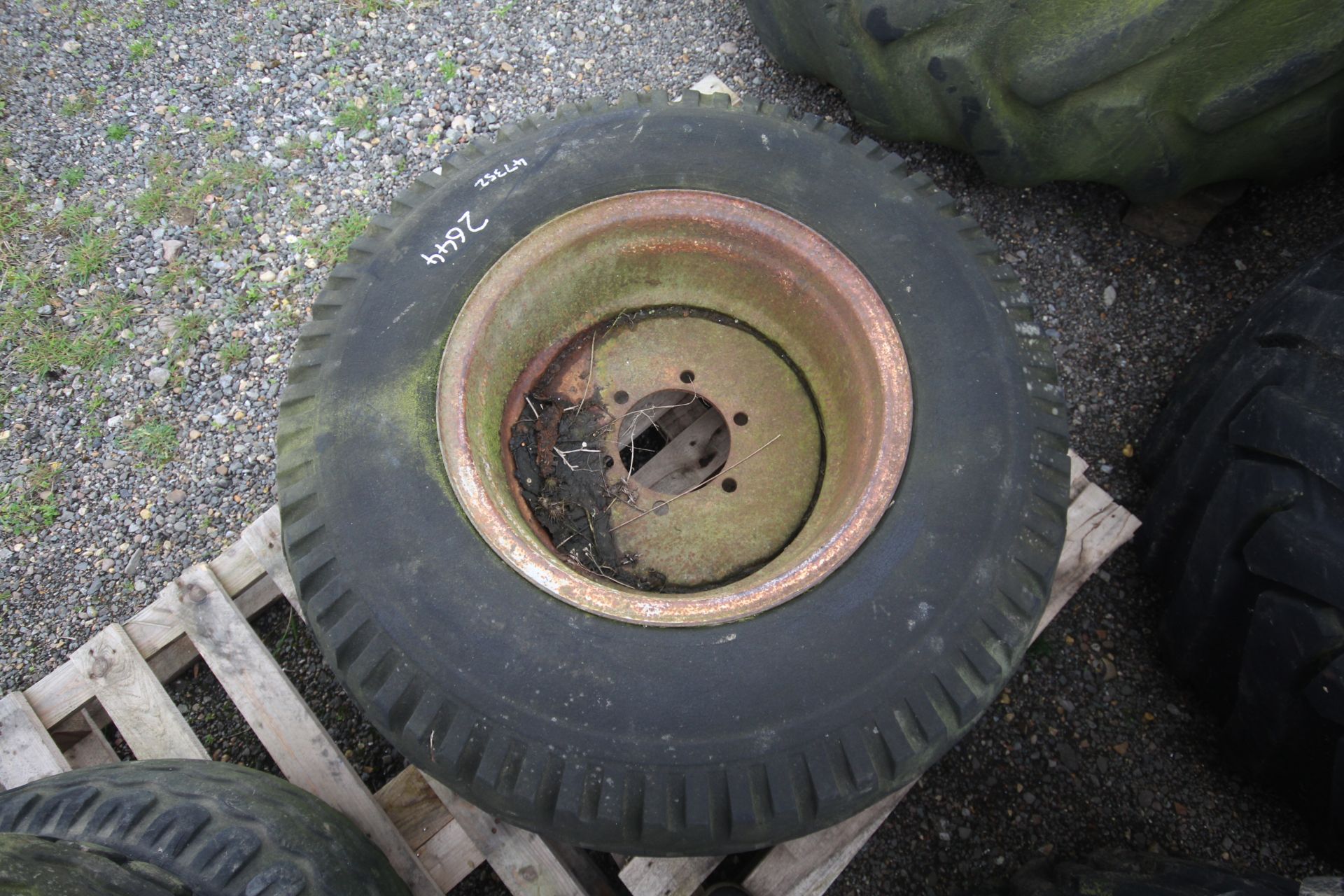 Trailer wheel and tyre. V - Image 3 of 3
