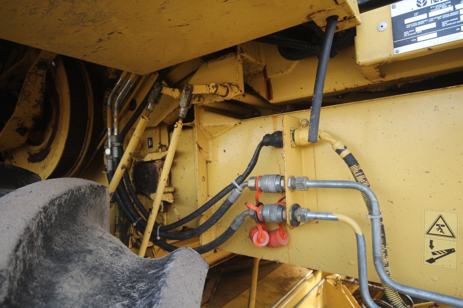 New Holland TX65 5 straw walker combine harvester. Registration N887 SKS. Date of first registration - Image 68 of 163