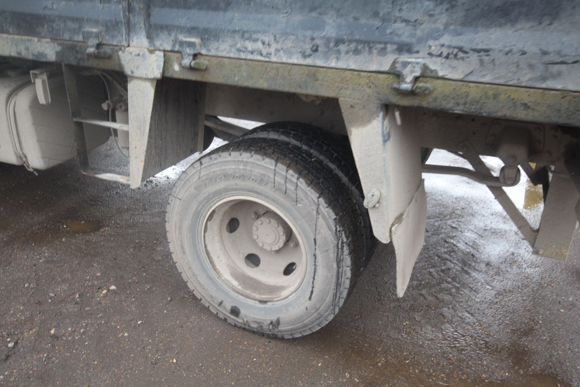 Leyland DAF FL45-150 7.5T manual 4x2 drop side tipper. Registration DX11 GHZ. Date of first - Image 25 of 53