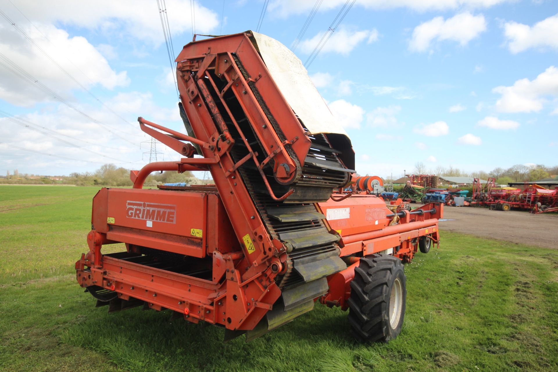Grimme DL1700 Variant carrot/ onion harvester. With star cleaners. Control Box held. V - Bild 3 aus 61