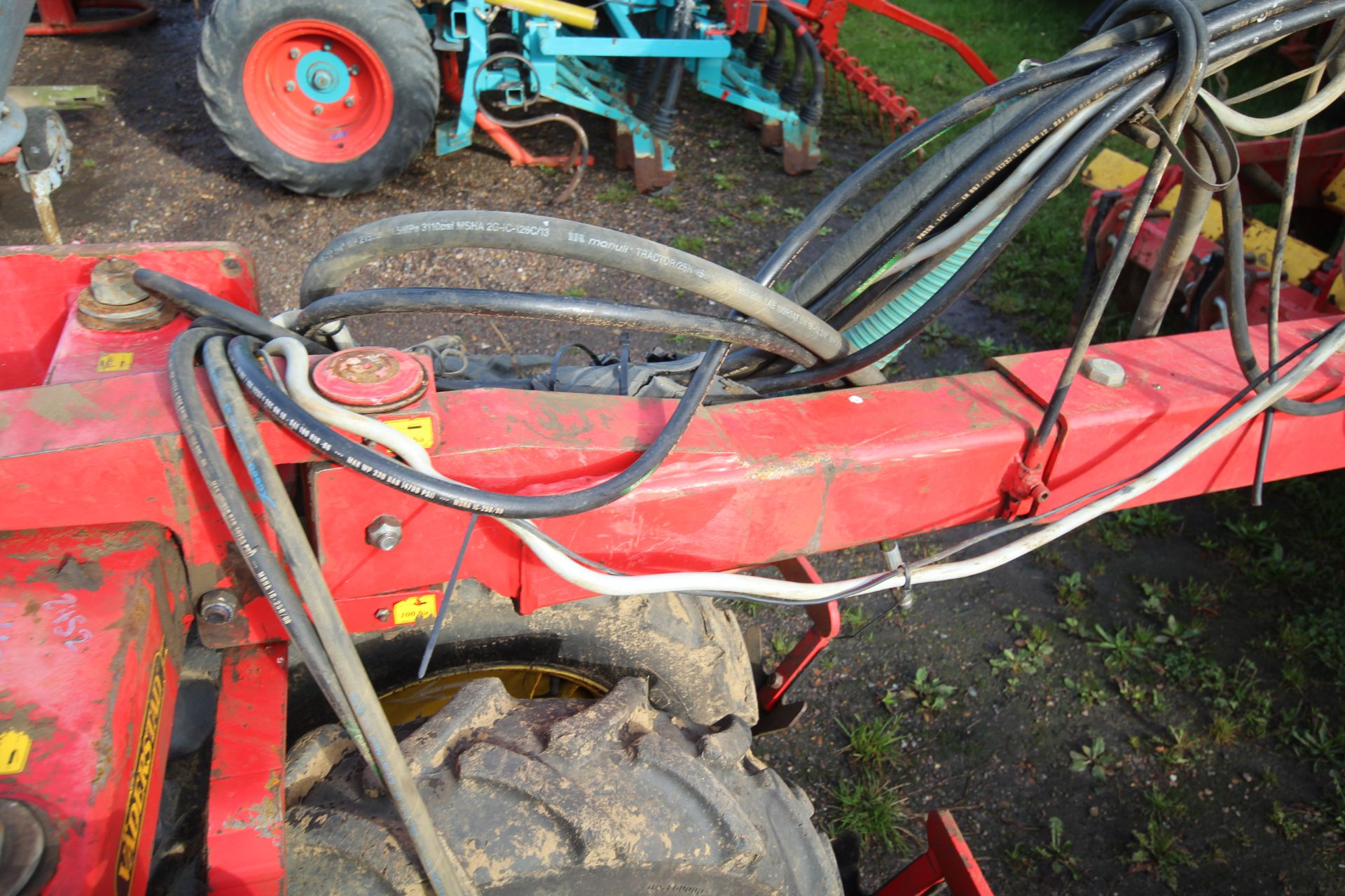 Vaderstad Rapid 400F 4m System Disc drill. With smooth tyre packer, front packer and spares. Control - Image 8 of 56