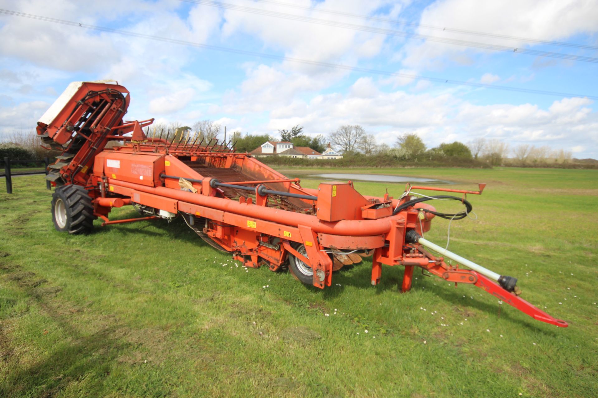 Grimme DL1700 Variant carrot/ onion harvester. With star cleaners. Control Box held. V - Image 4 of 61