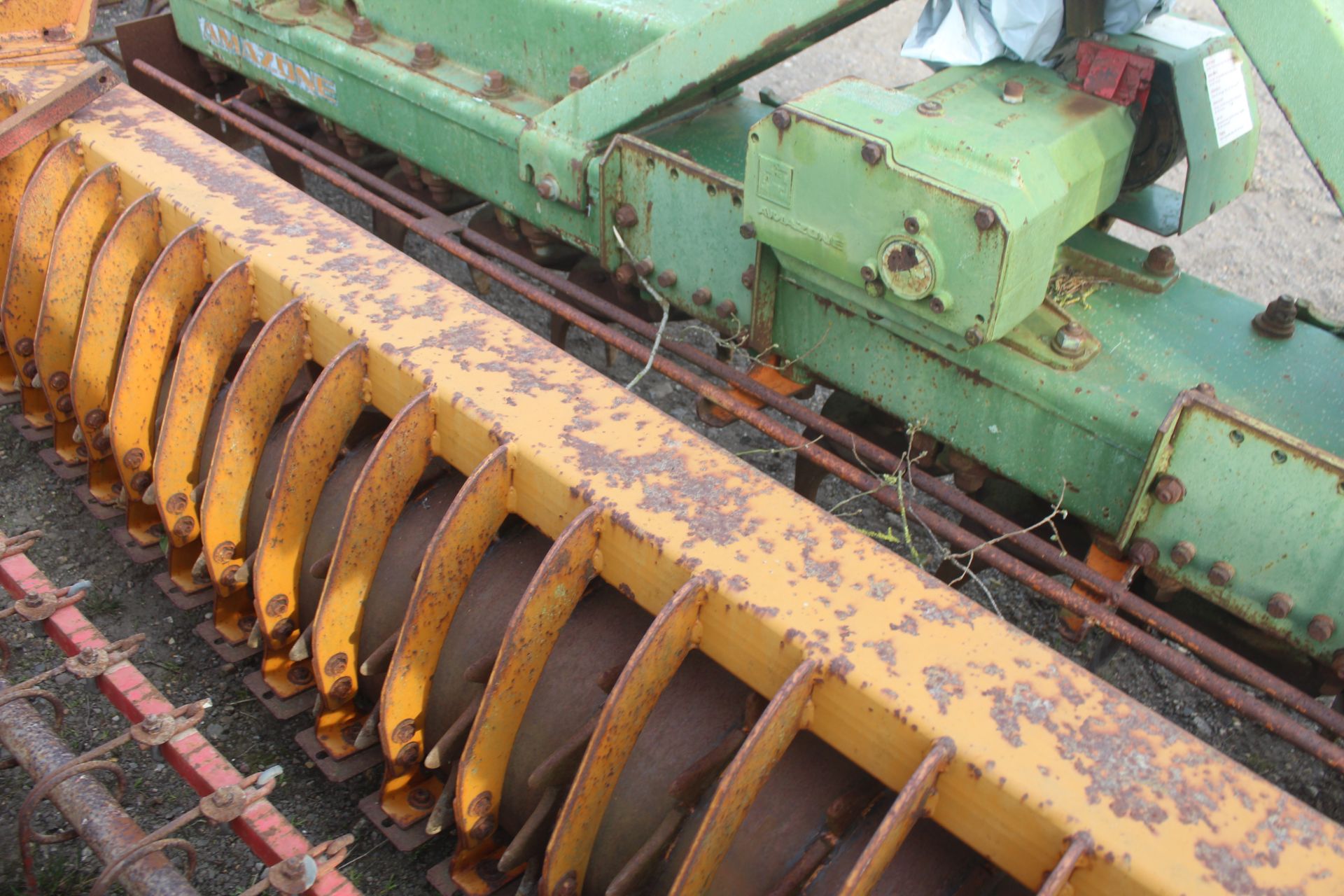 Amazone 4m power harrow. For spares or repair. V - Image 12 of 13