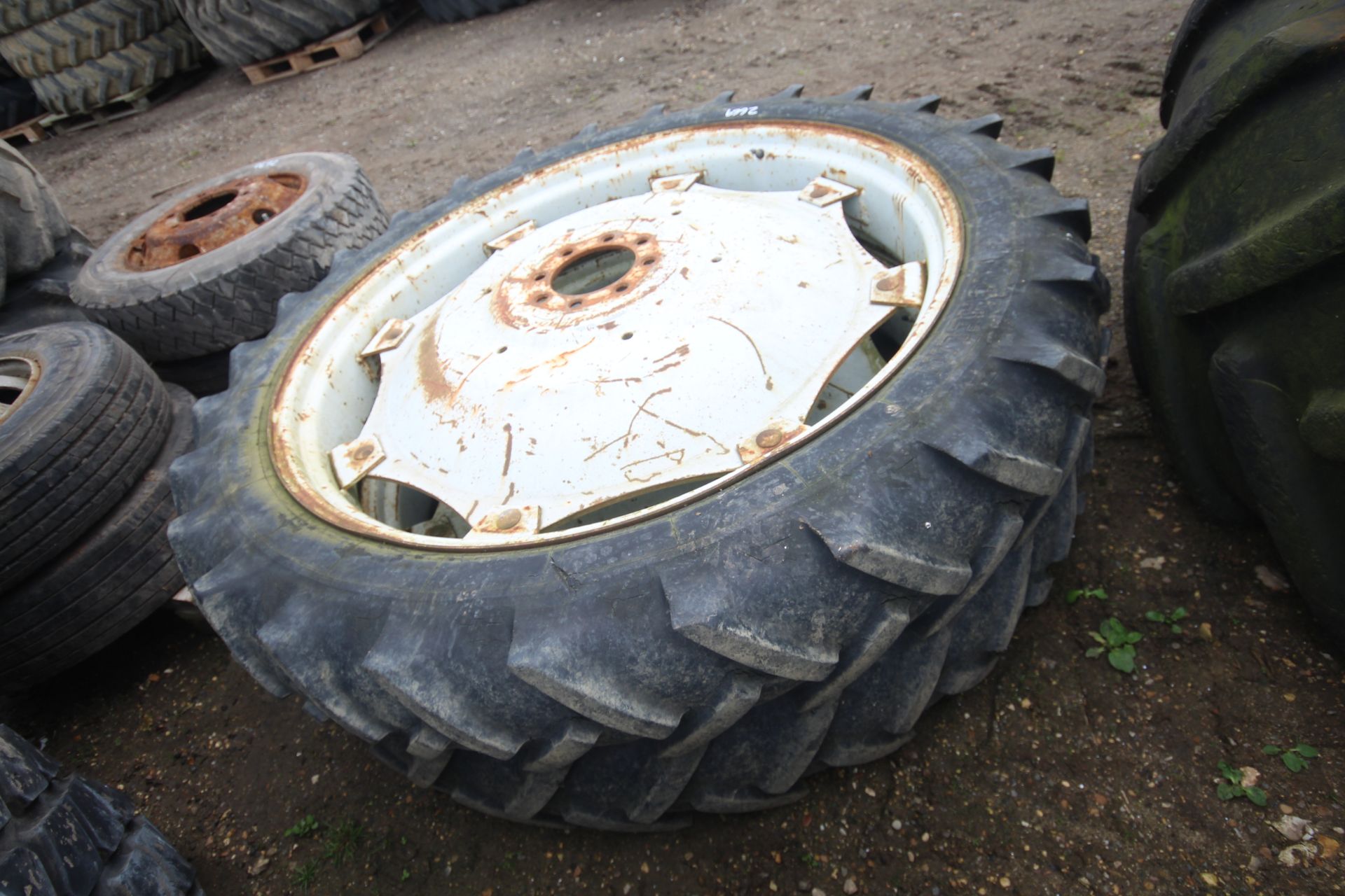 John Deere 9.5x44 rowcrop wheels and tyres. V - Image 2 of 5