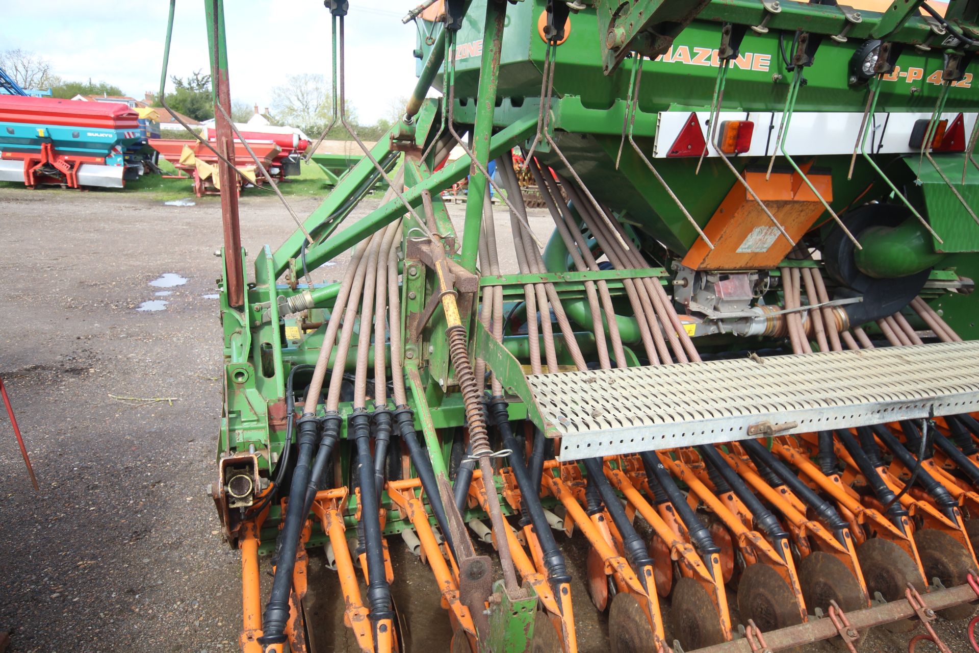 Amazone KE403 4m combination drill. 2005. With disc coulters, pre-em and tramlime. Manual, Control - Image 26 of 44