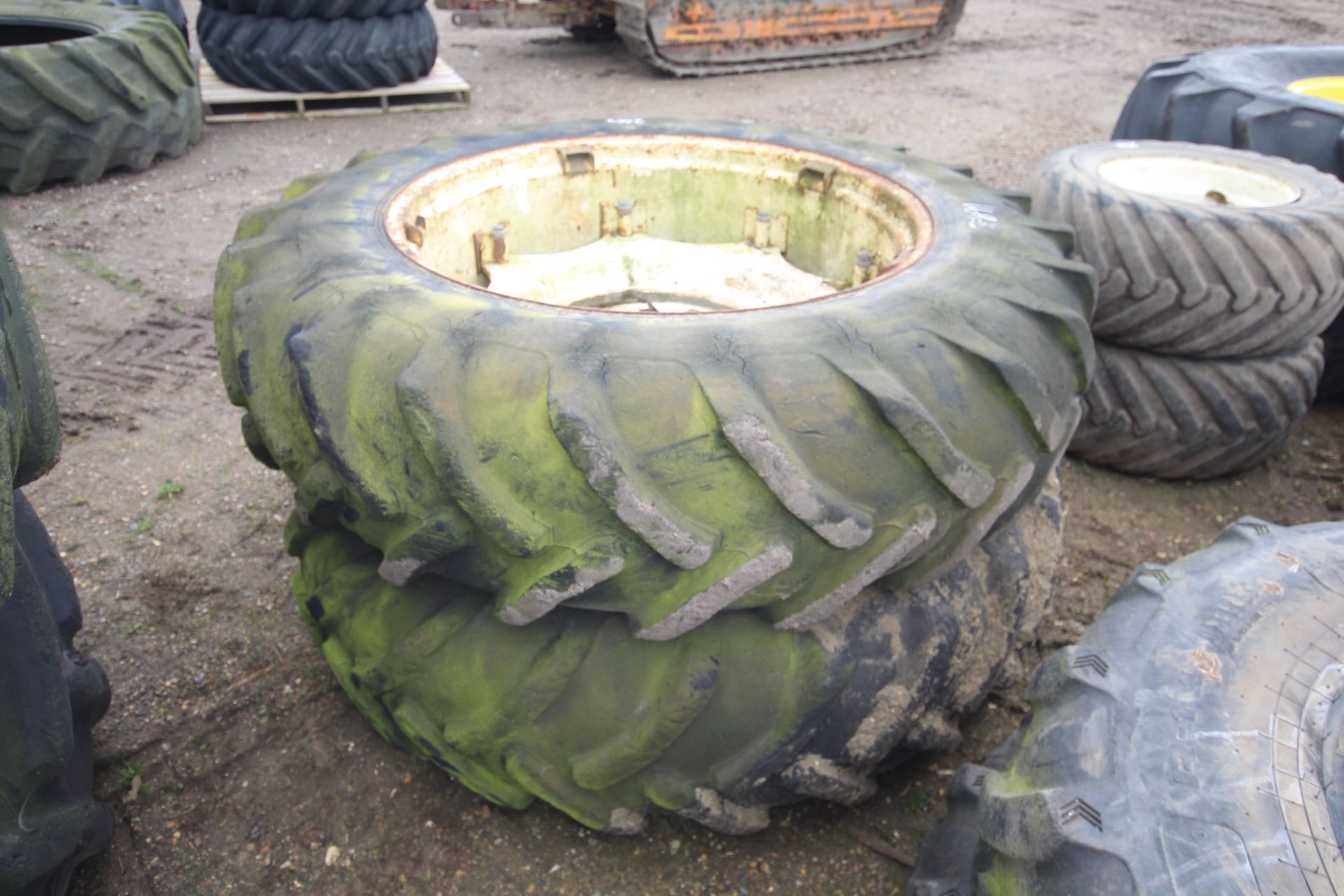 Zetor 16.9/14x38 wheels and tyres. V - Image 2 of 4