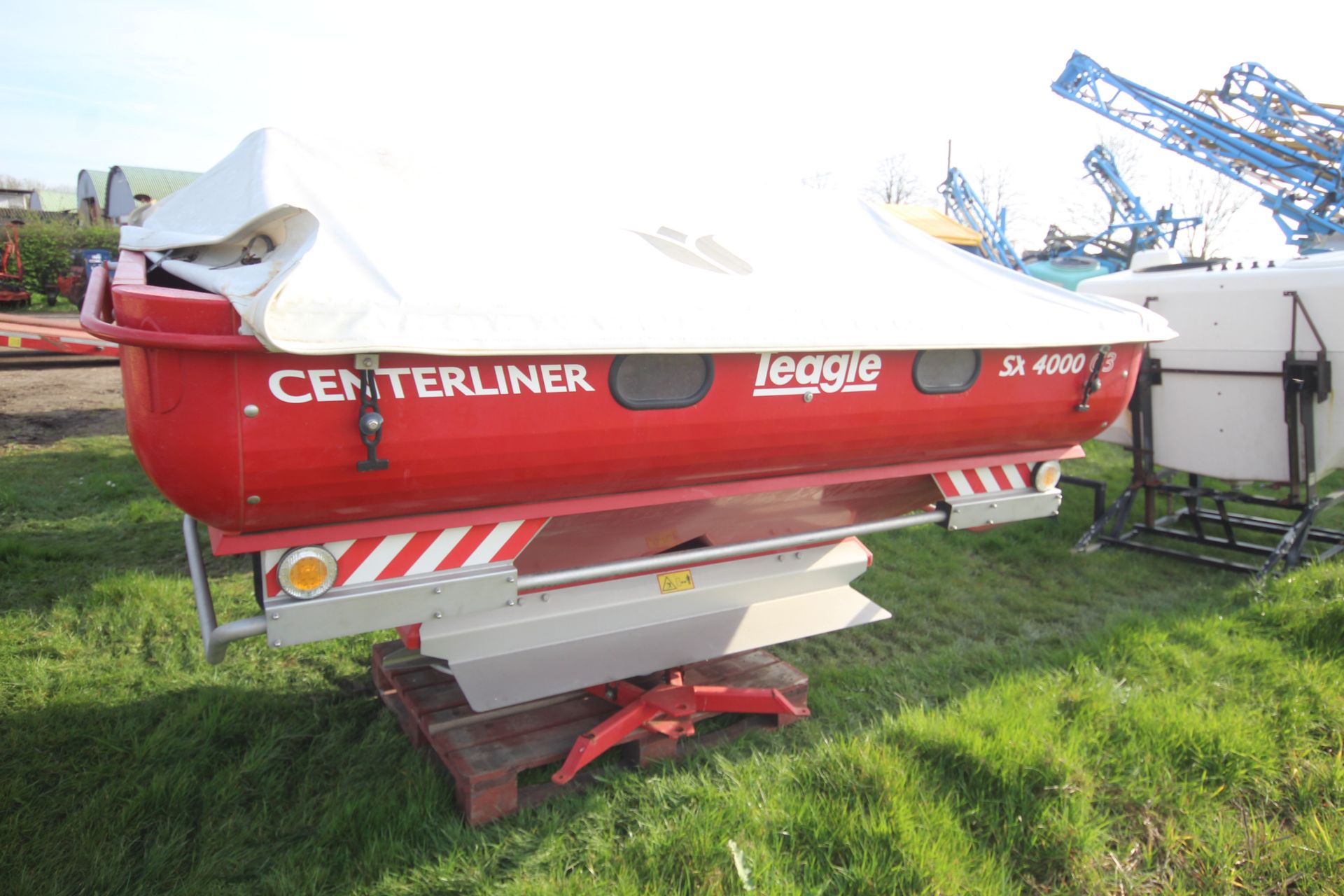 Teagle/ Tulip Centreliner SX4000 G3 twin disc fertiliser spreader. 2014. Owned from new. V - Image 9 of 19