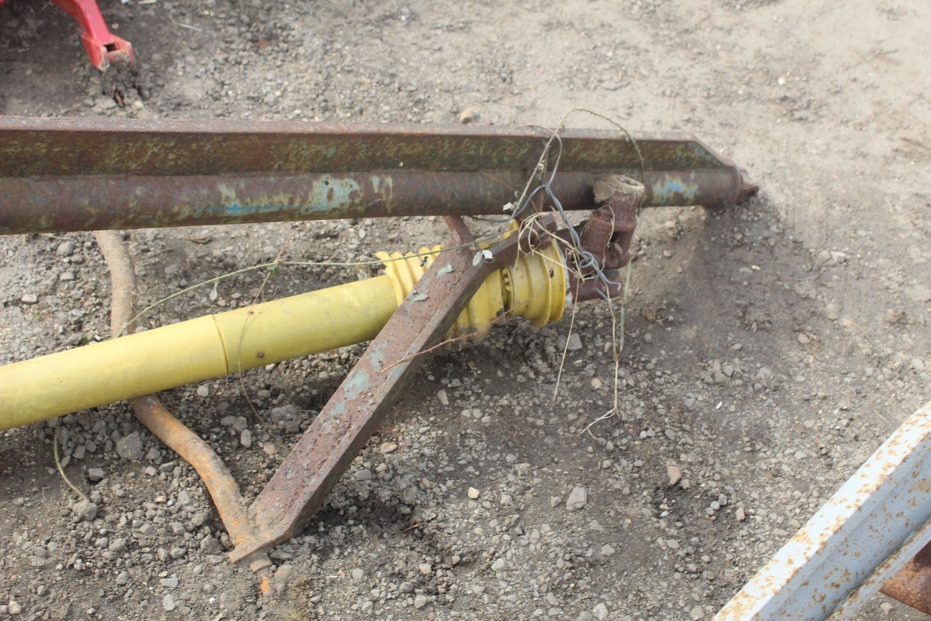 Tractor mounted post hole borer. V - Image 6 of 11