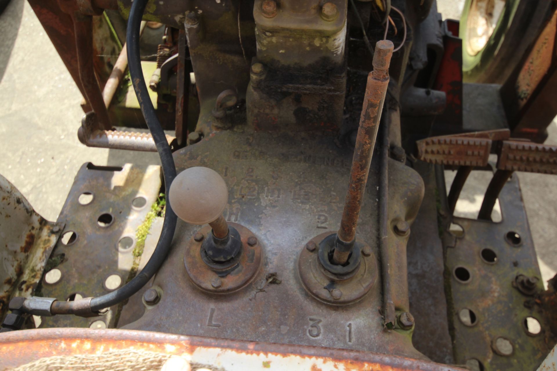 David Brown 990 Selectamatic 2WD tractor. Vendor reports that it starts runs and drives but requires - Image 42 of 45