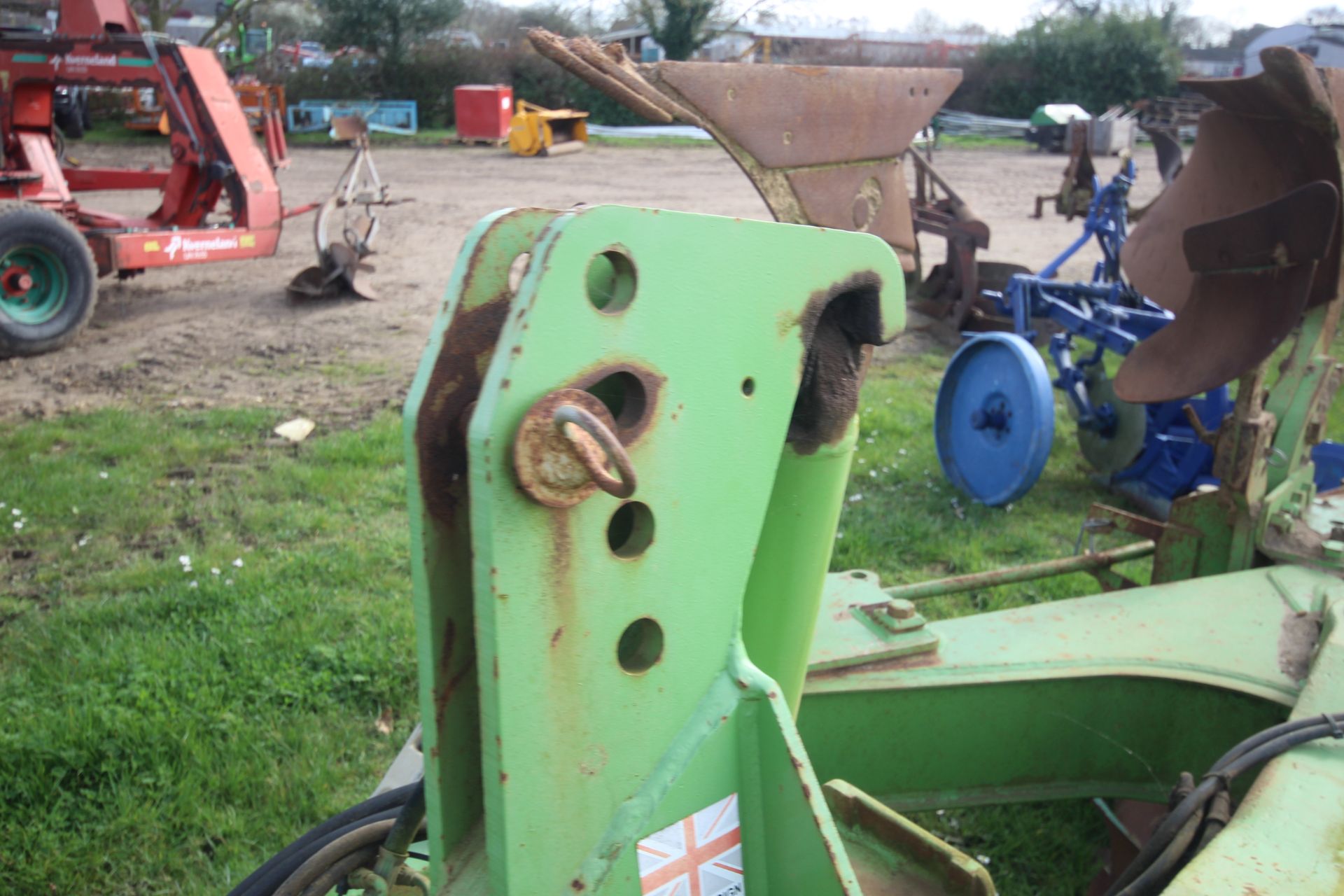 Dowdeswell 140 MA 5+1F reversible plough. With hydraulic press arm. Refurbished by Agri-Hire 2019. - Image 2 of 25