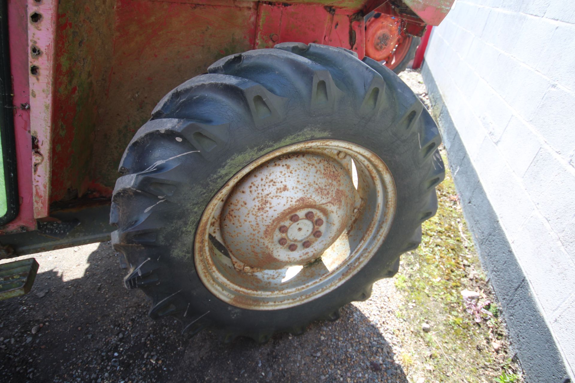 Massey Ferguson 550 2WD tractor. Registration DPV 391T (no paperwork). Date of first registration - Image 17 of 54