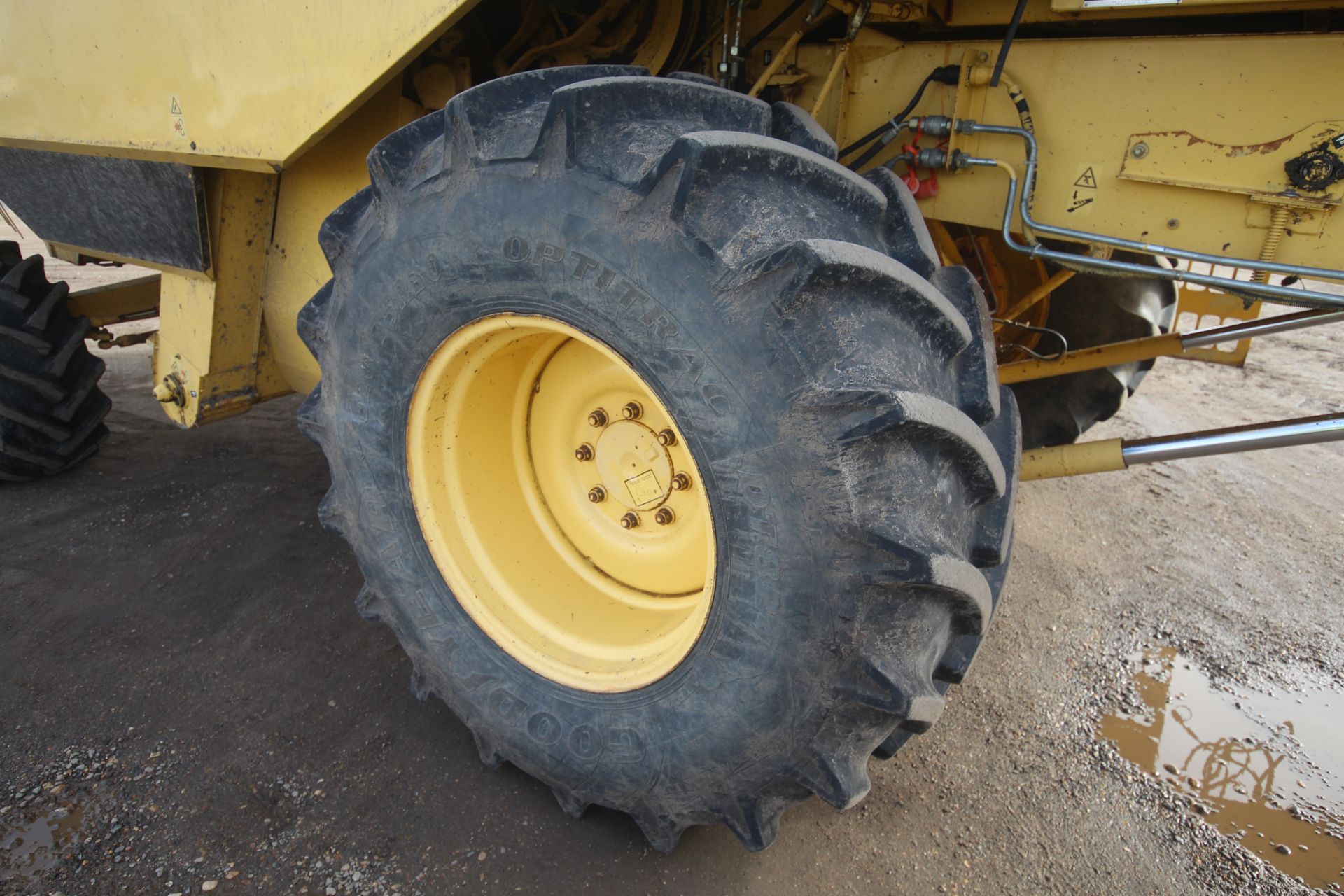 New Holland TX65 5 straw walker combine harvester. Registration N887 SKS. Date of first registration - Image 64 of 163