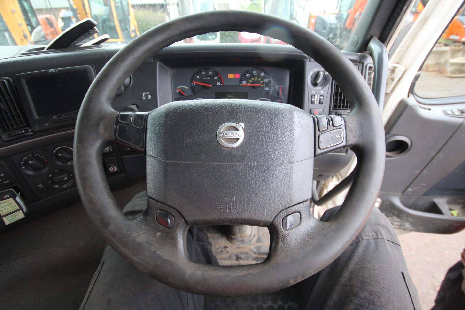 Volvo FMX 410 8x4 32T tipper. Registration WX13 CKF. Date of first registration 17/05/2013. 520, - Image 56 of 80