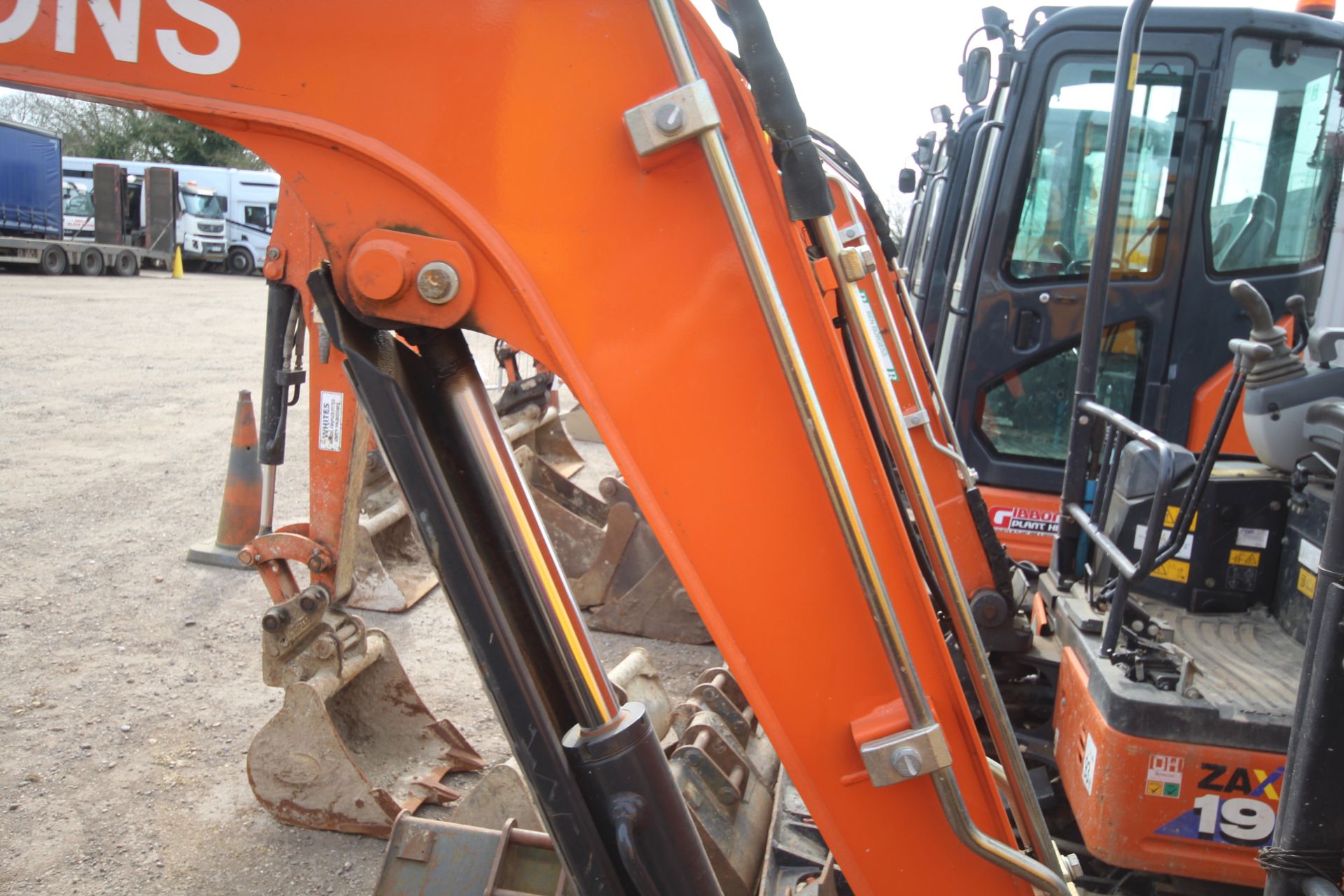 Hitachi Z-Axis 19U 1.9T rubber track excavator. 2019. 1,251 hours. Serial number HCM ABD5ZA00024192. - Bild 32 aus 46