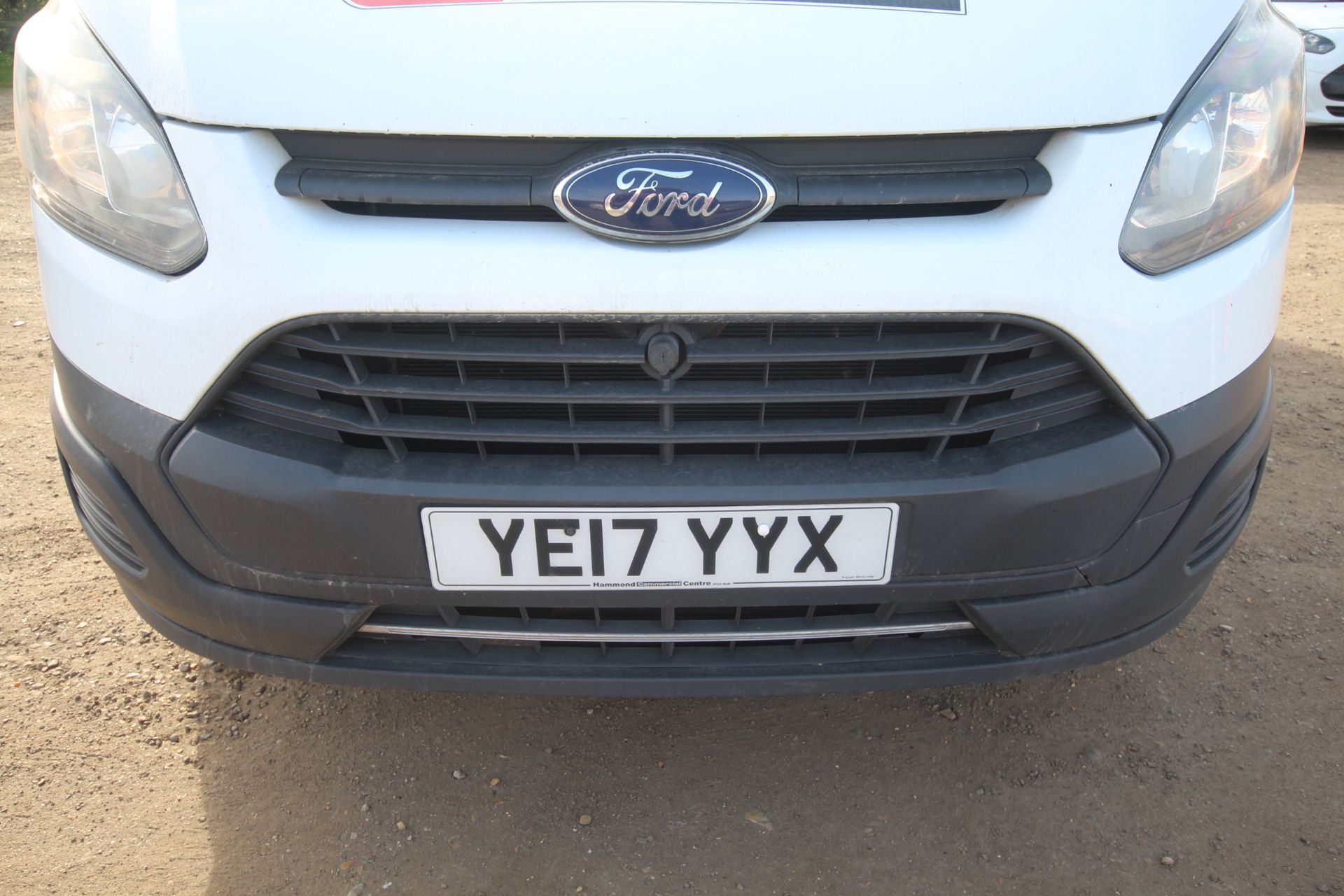 Ford Transit Custom 290 2L diesel manual van. Registration YE17 YYX. Date of first registration 31/ - Image 5 of 56