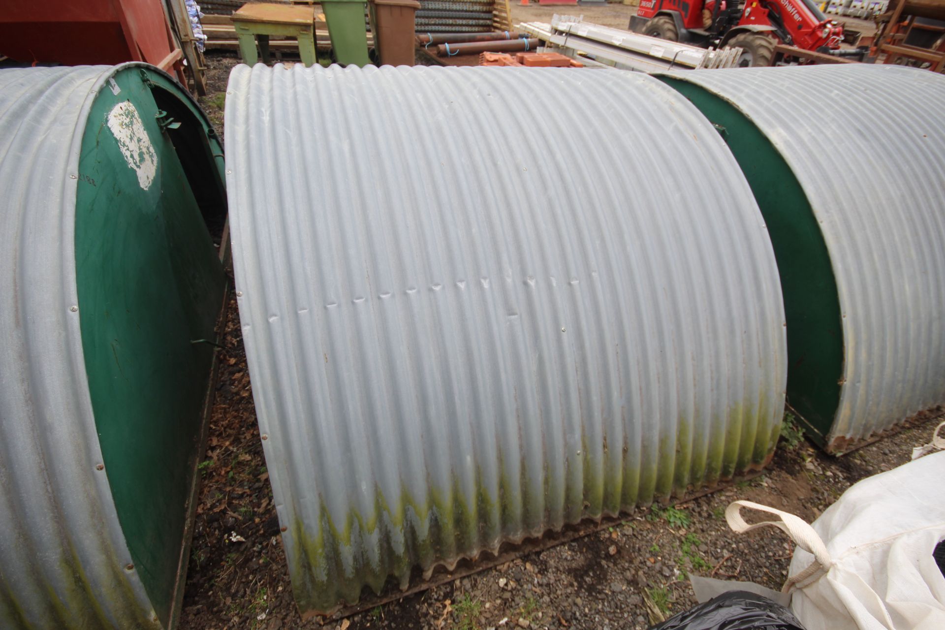 Small insulated pig ark. - Image 4 of 4