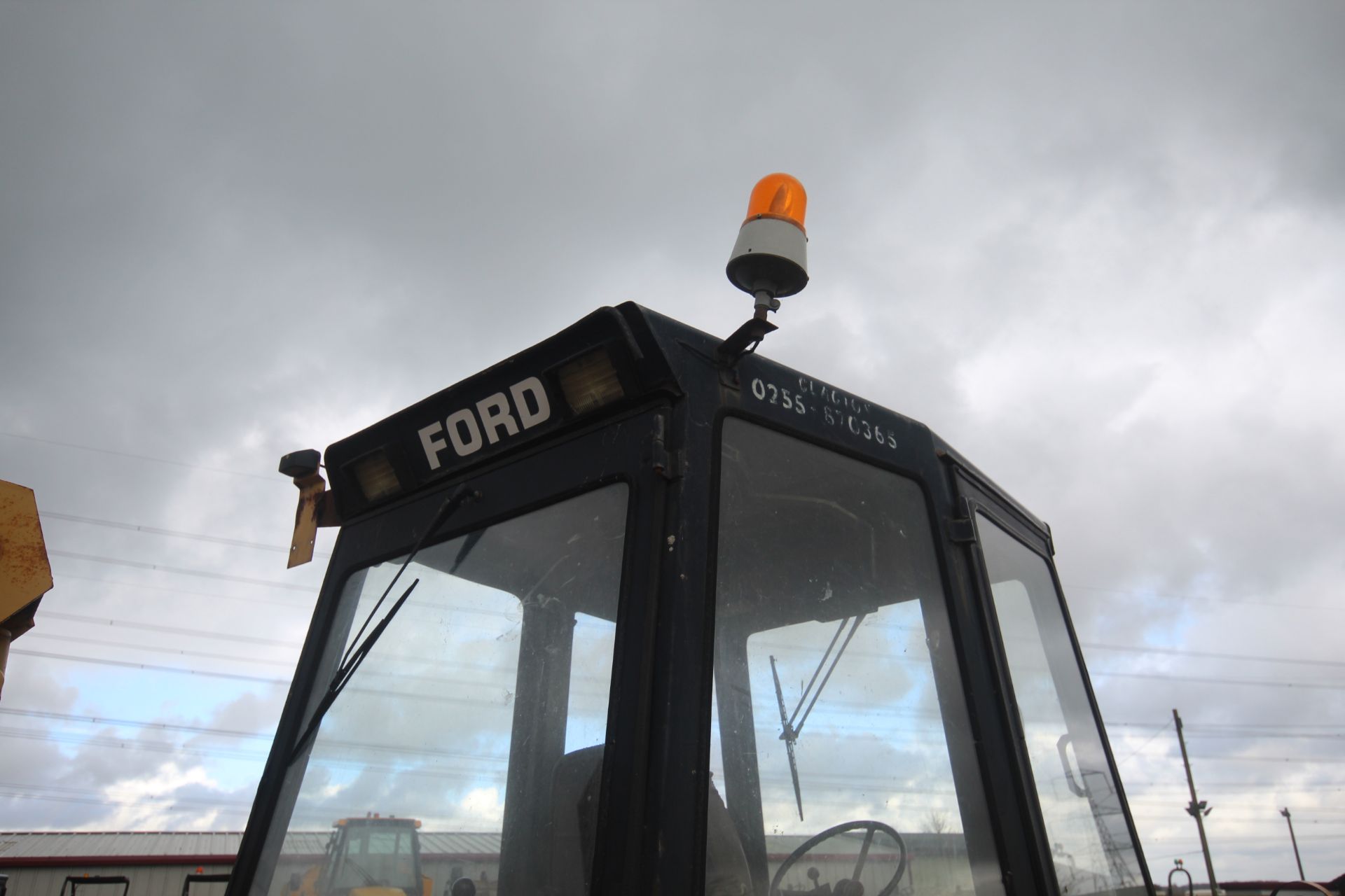 Ford 655 4WD backhoe loader. Registration F829 MVX. Date of first registration 03/10/1988. Showing - Bild 28 aus 87