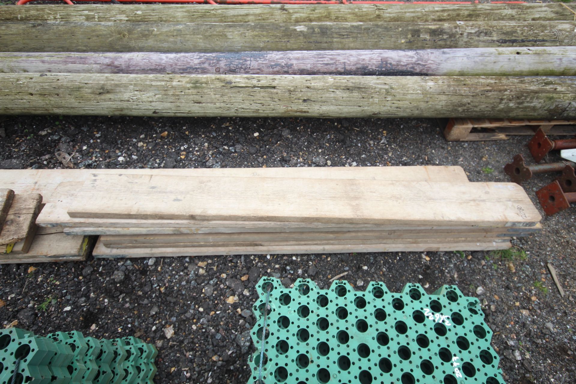 Quantity of scaffold boards. - Image 2 of 5