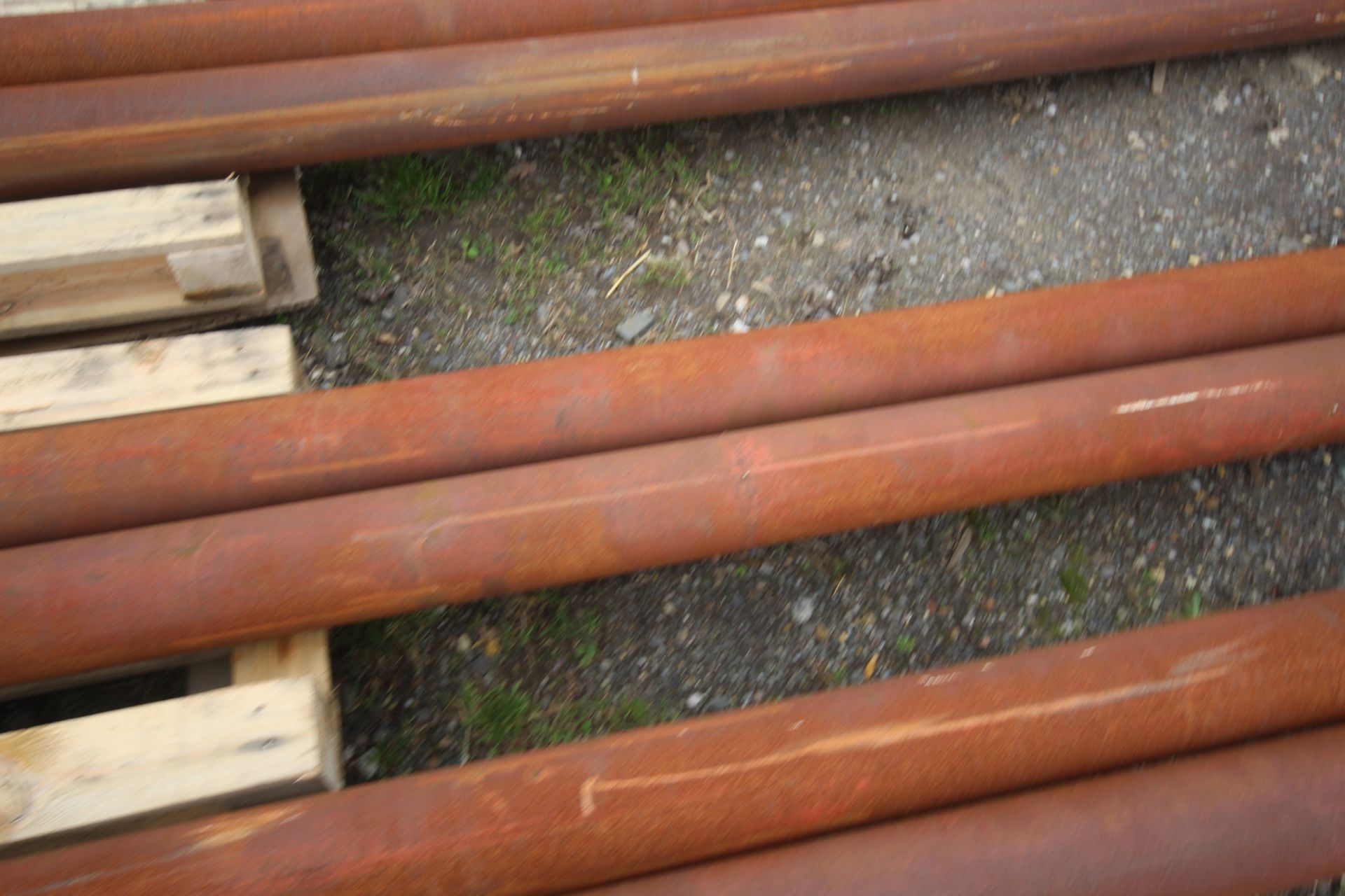 2x lengths of heavy duty steel tube. - Image 5 of 7