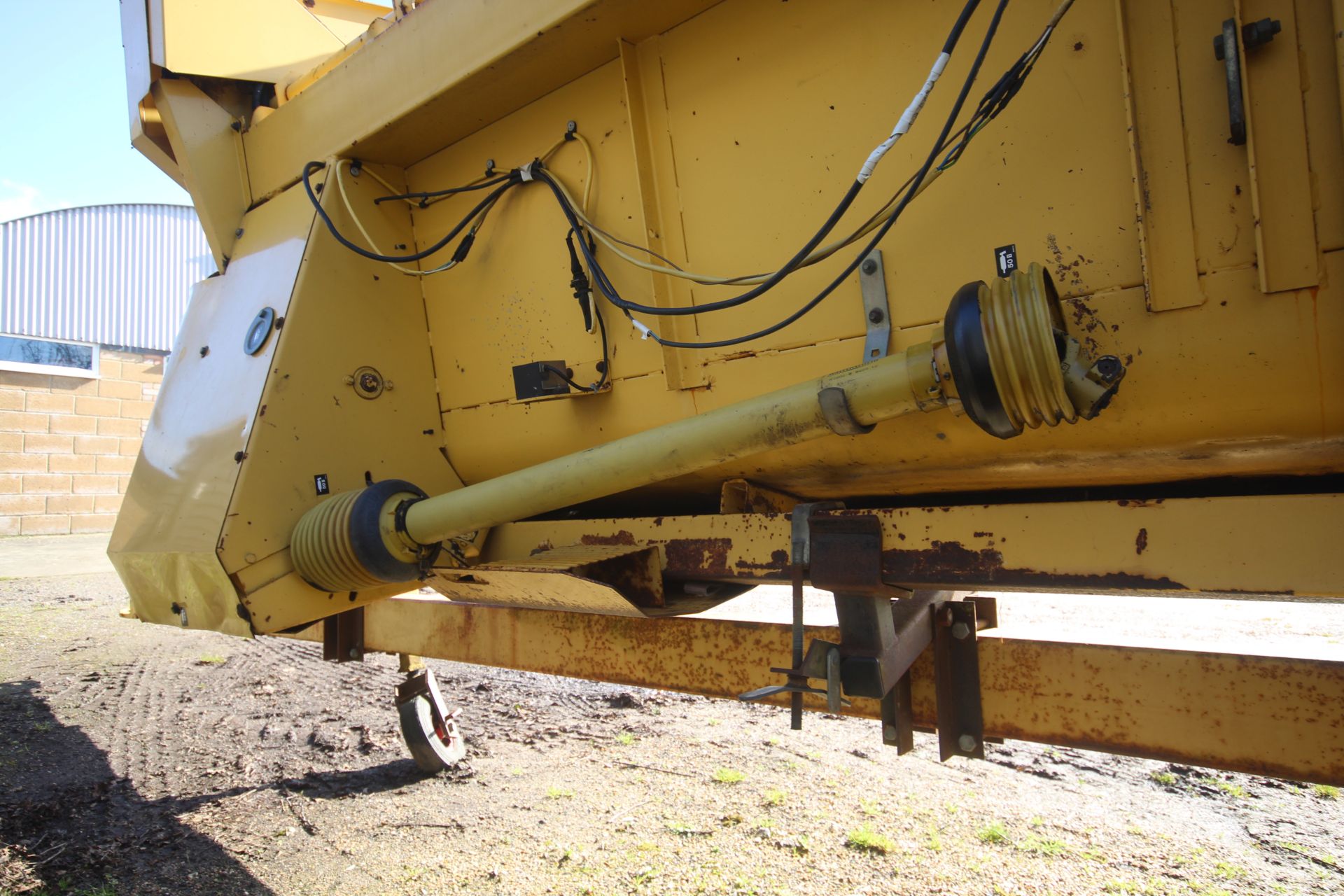 New Holland TX65 5 straw walker combine harvester. Registration N887 SKS. Date of first registration - Image 151 of 163